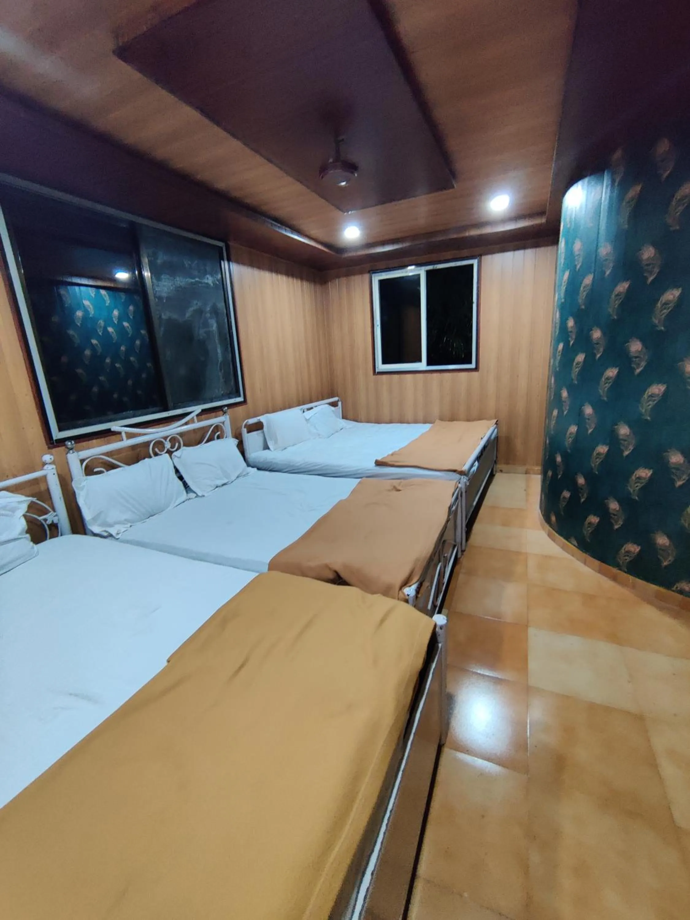 Bed in Redstone House by Oxystays Hospitality