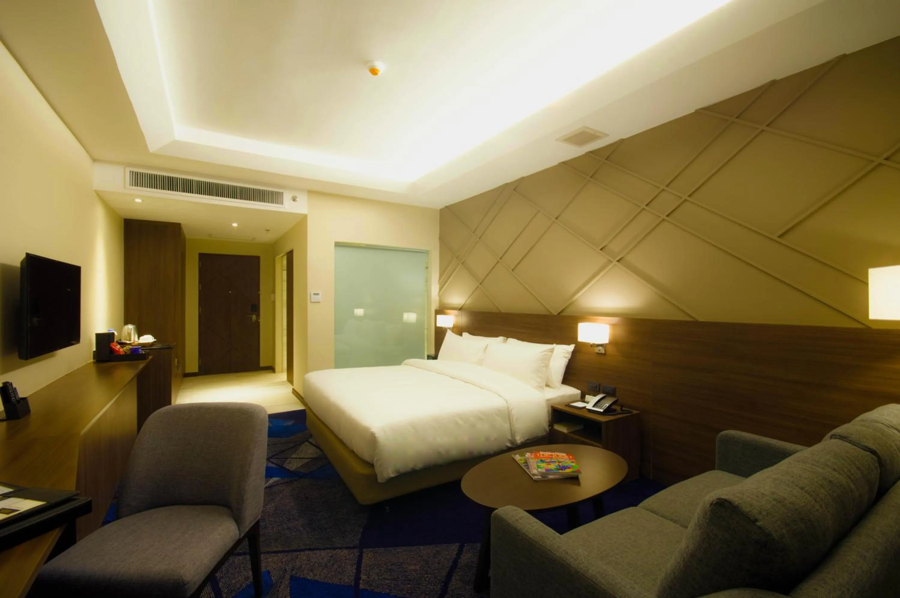 Photo of the whole room, Bed in Luxent Hotel