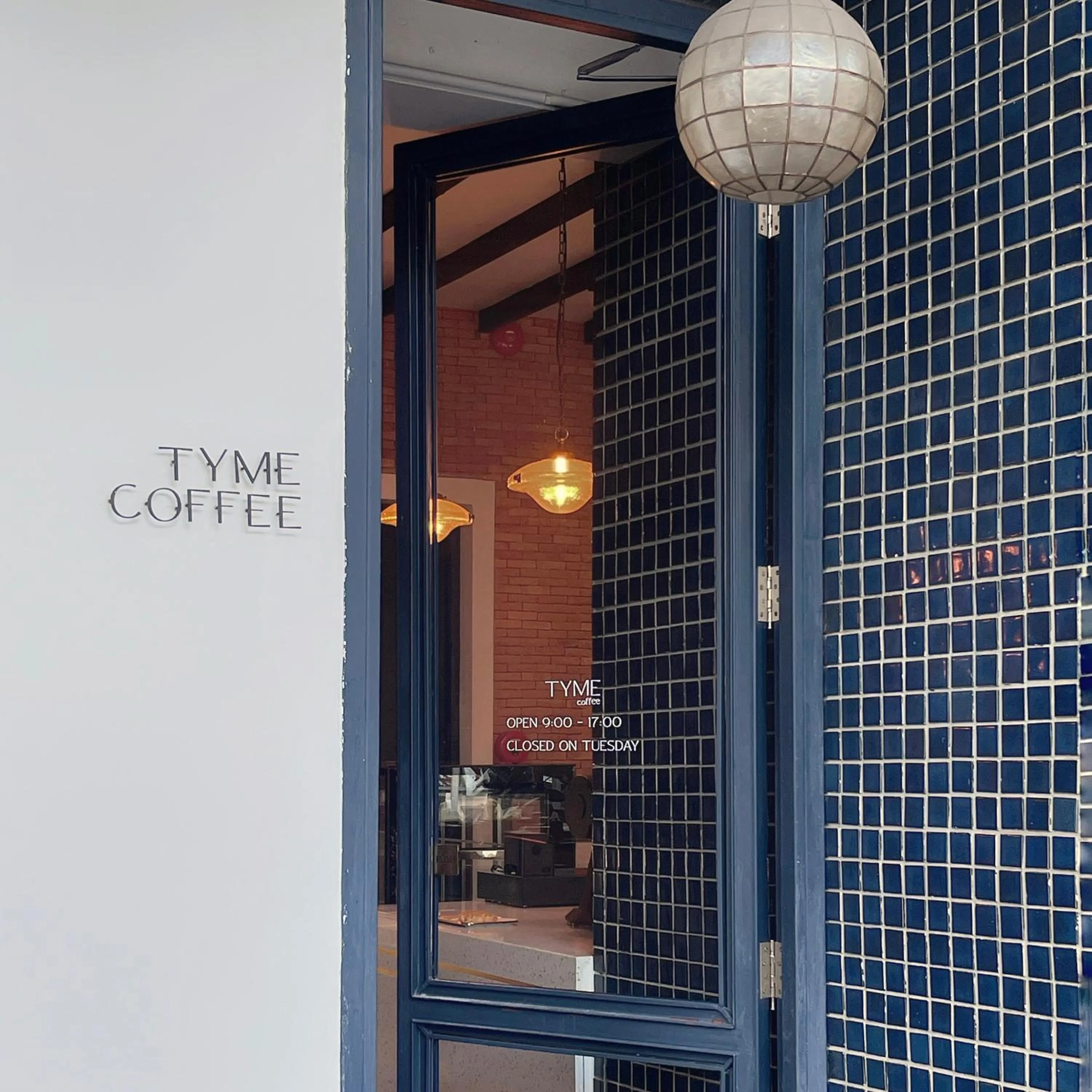 Property logo or sign in Khunluang Hostel