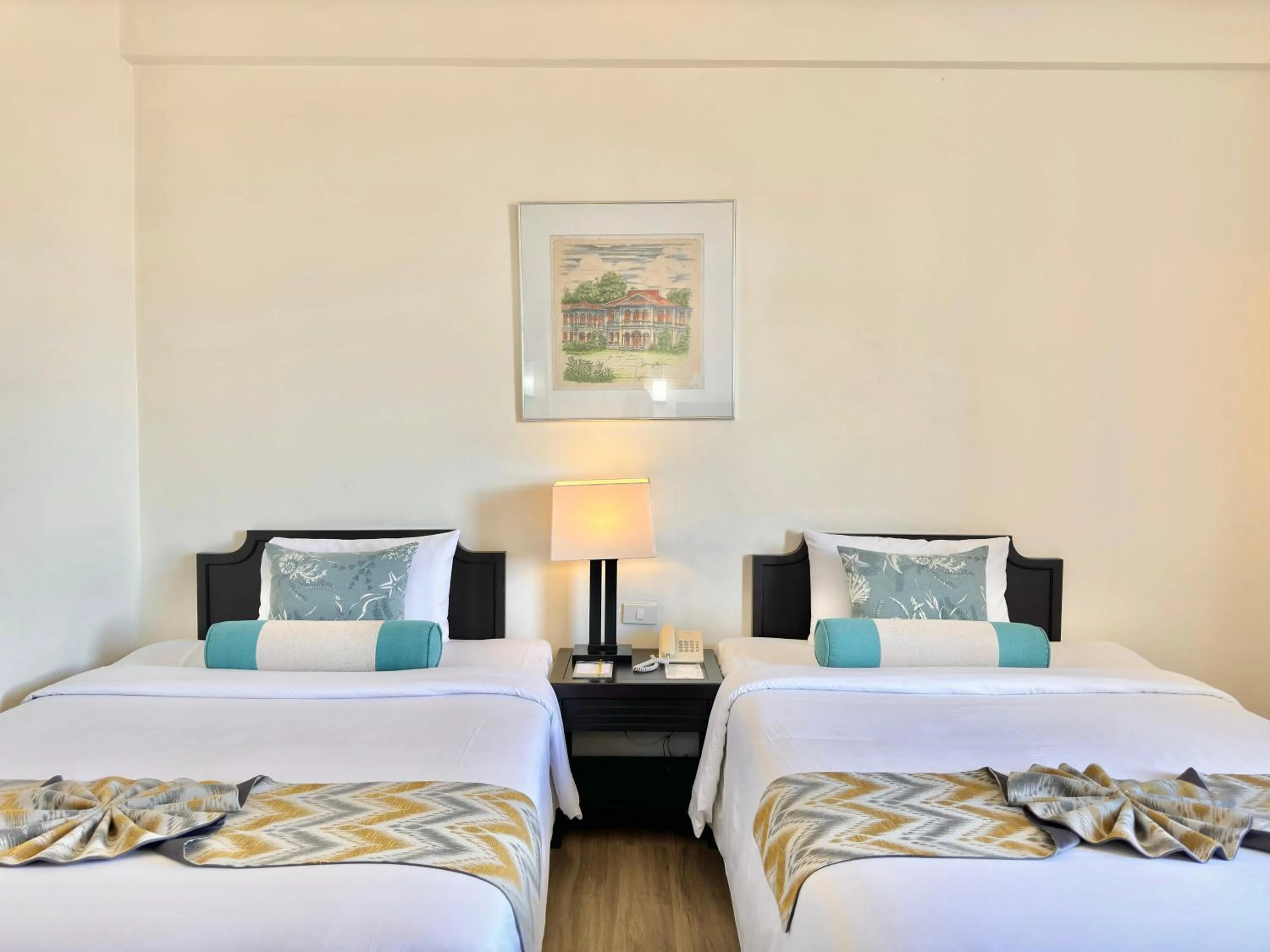 Bedroom, Bed in Phuket Merlin Hotel