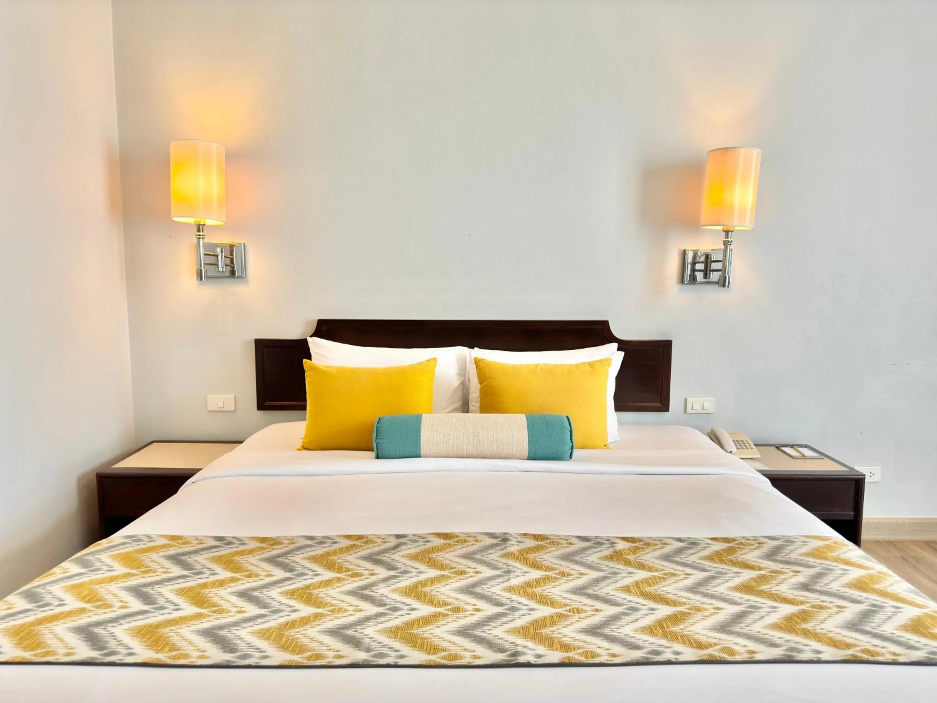 Bedroom, Bed in Phuket Merlin Hotel