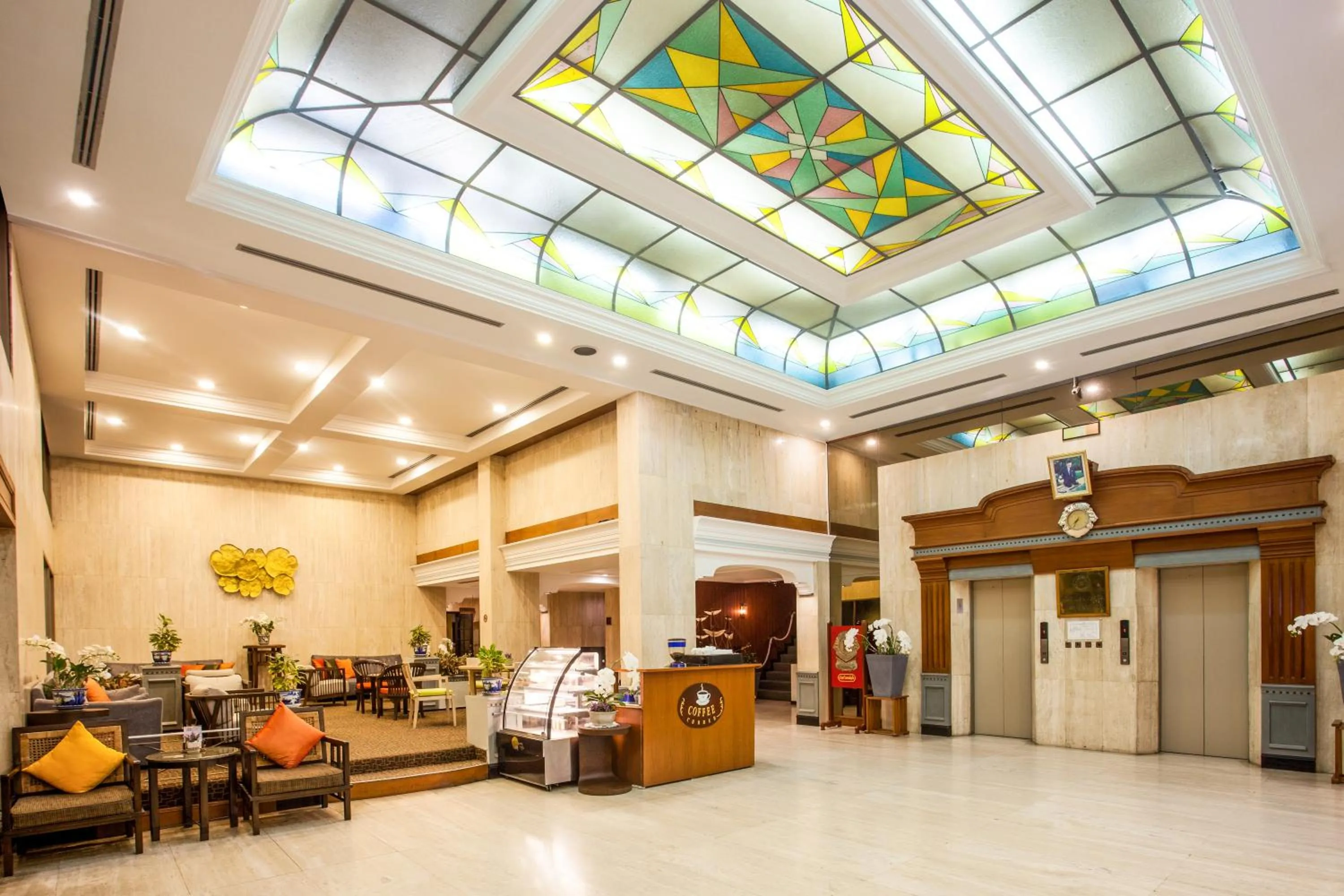 Lobby or reception in Phuket Merlin Hotel