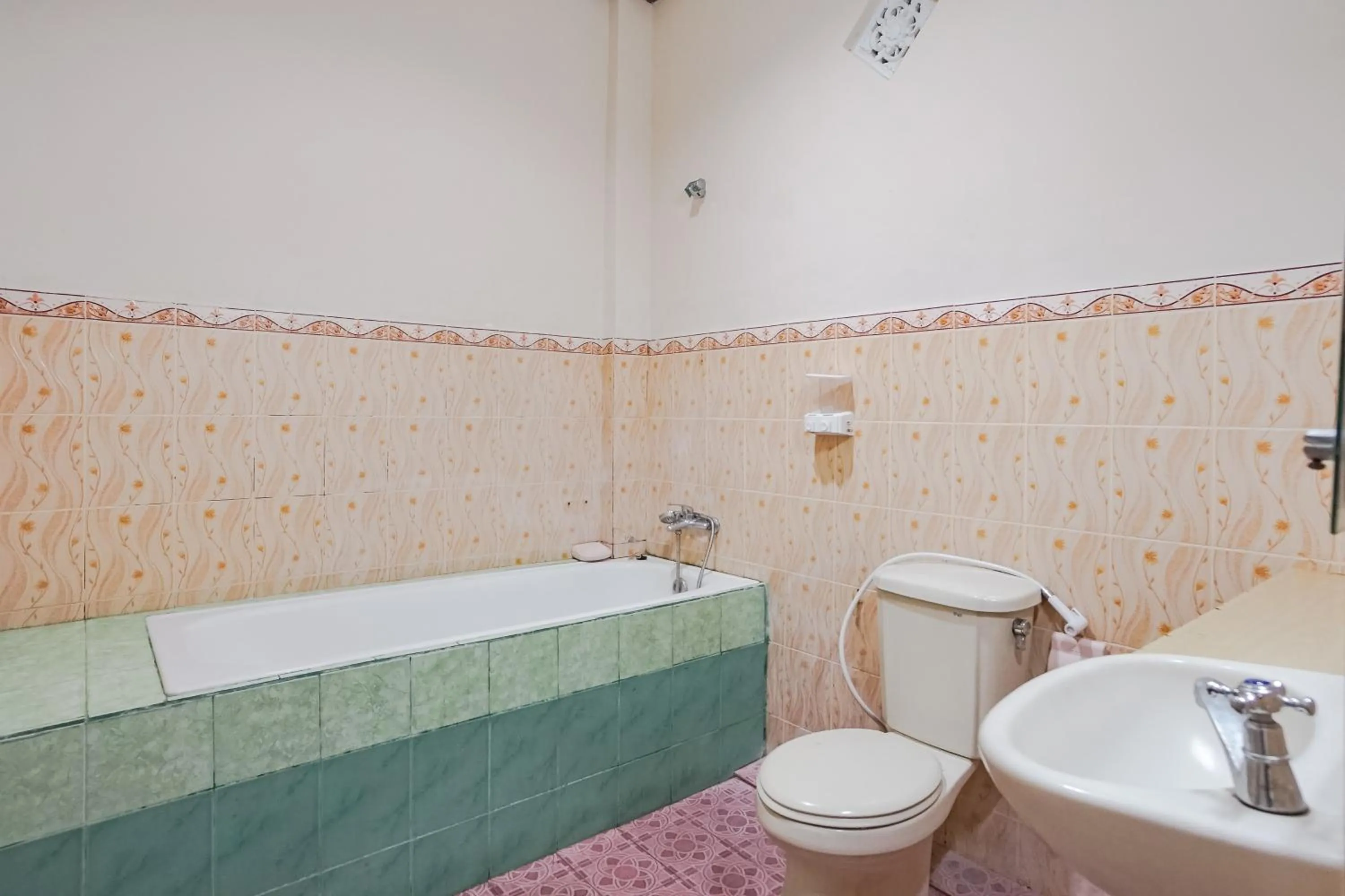 Shower in Bali Diva Hotel Kuta