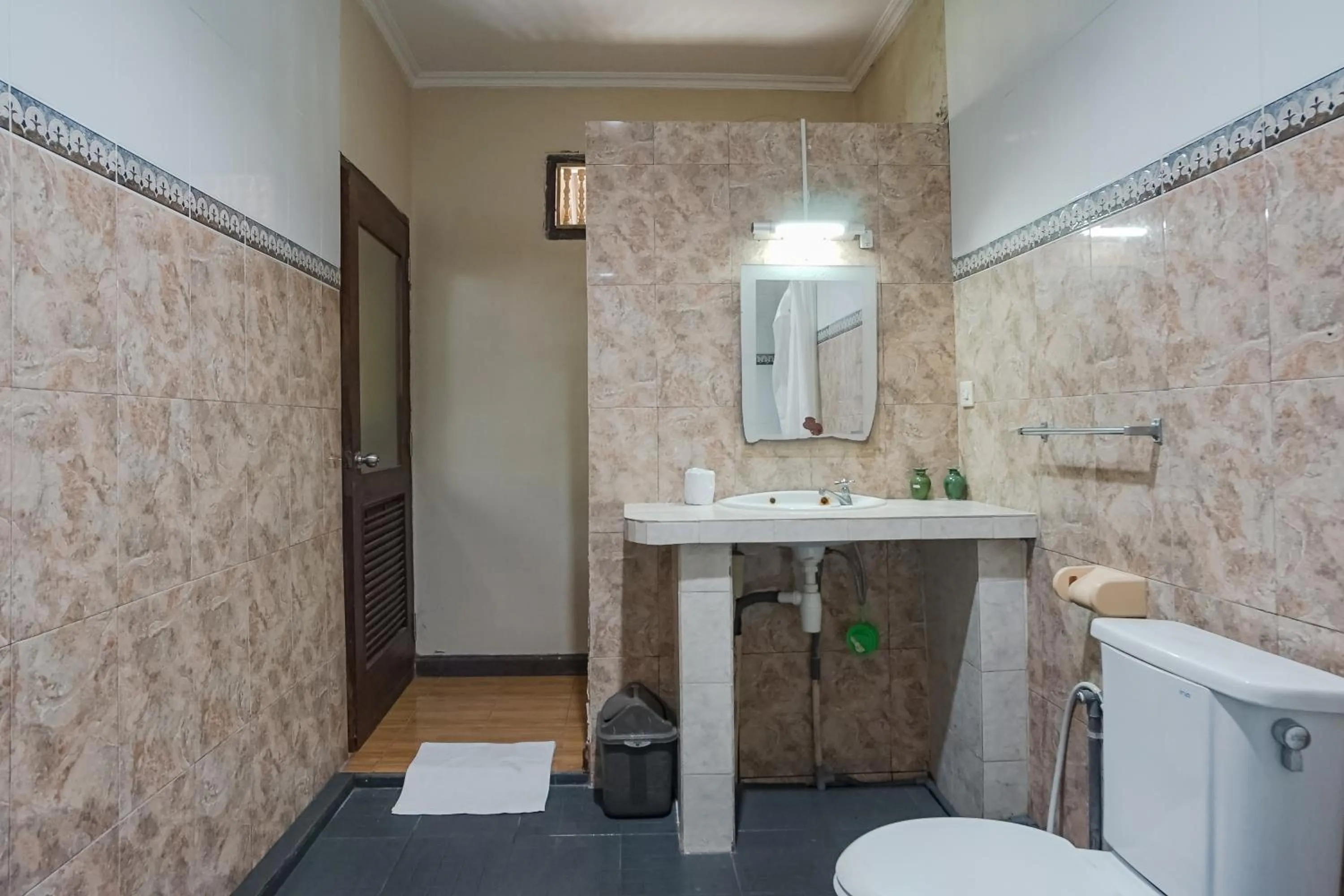 Shower in Bali Diva Hotel Kuta