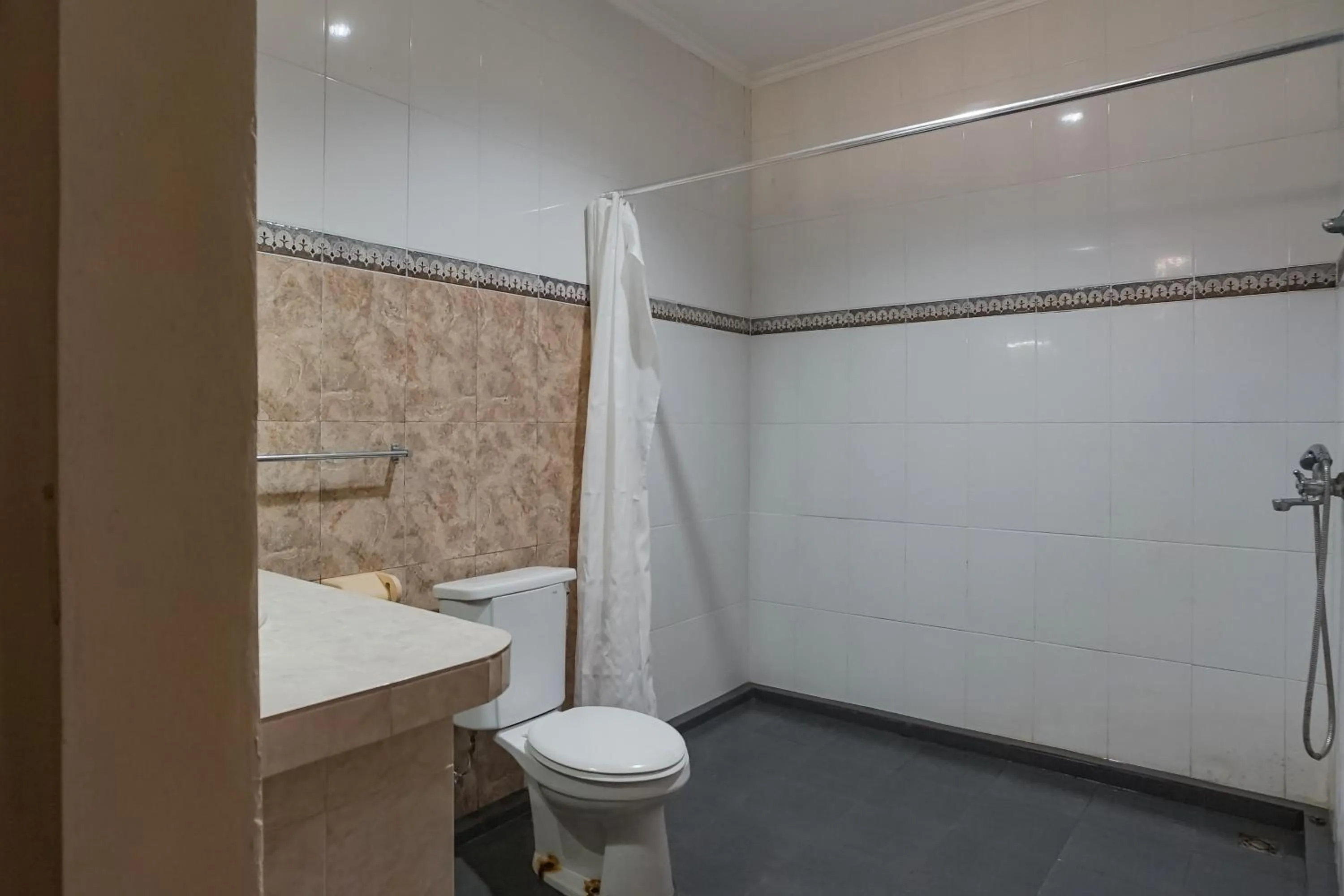 Shower in Bali Diva Hotel Kuta