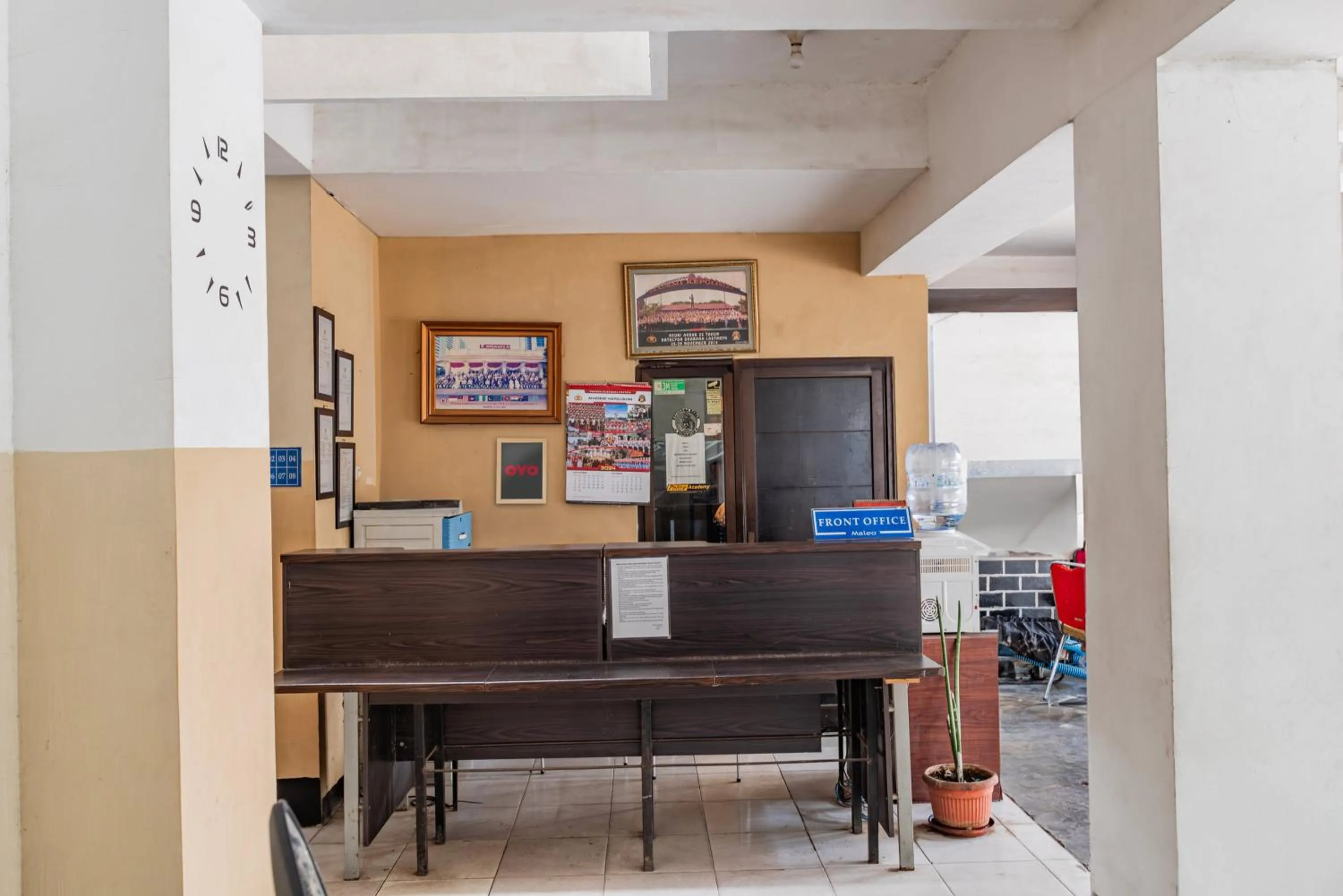 Lobby or reception in Hotel O Ilir Barar I Near Rumah Sakit Islam Siti Khadijah Formerly Maleo Hotel