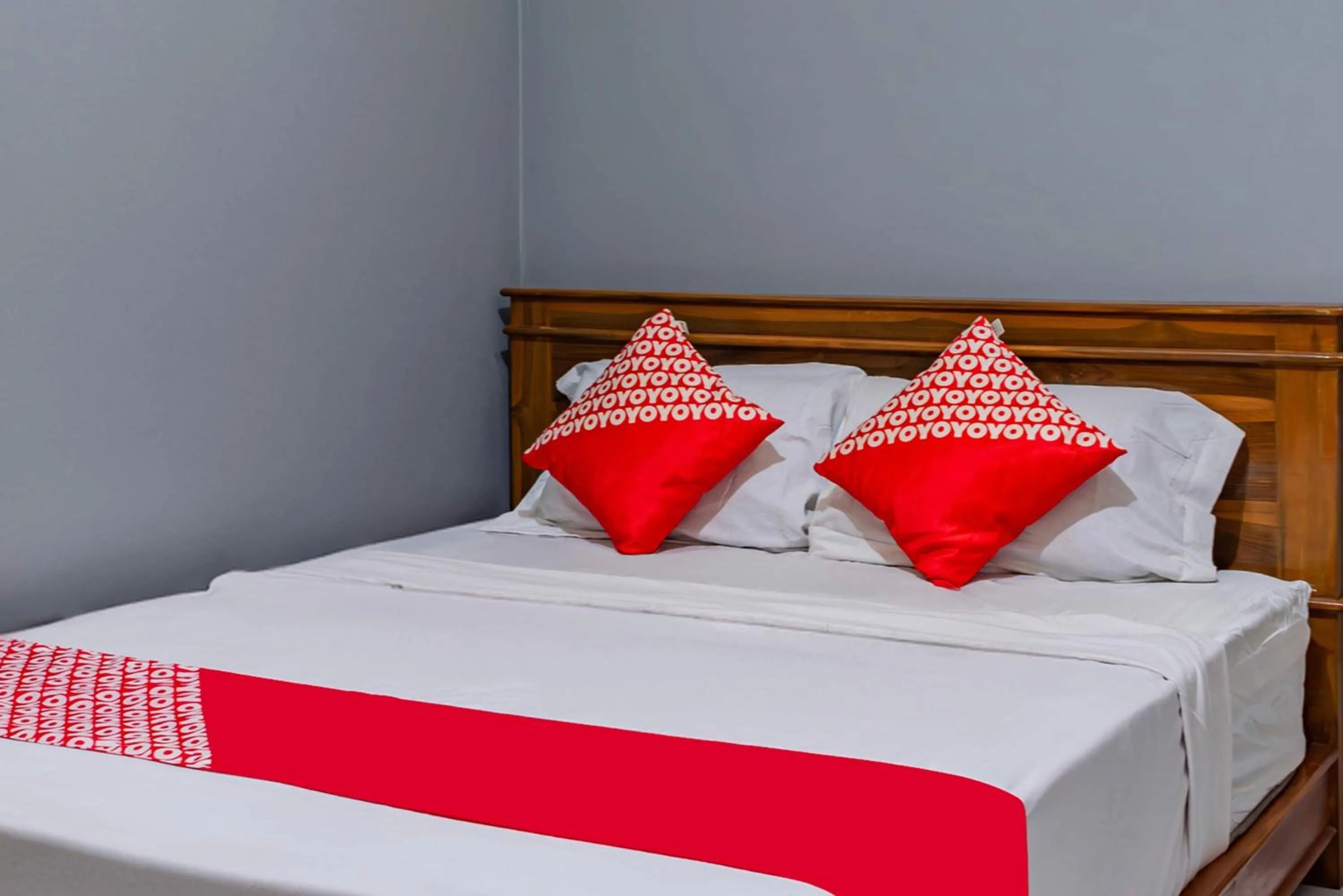 Bedroom, Bed in Hotel O Ilir Barar I Near Rumah Sakit Islam Siti Khadijah Formerly Maleo Hotel