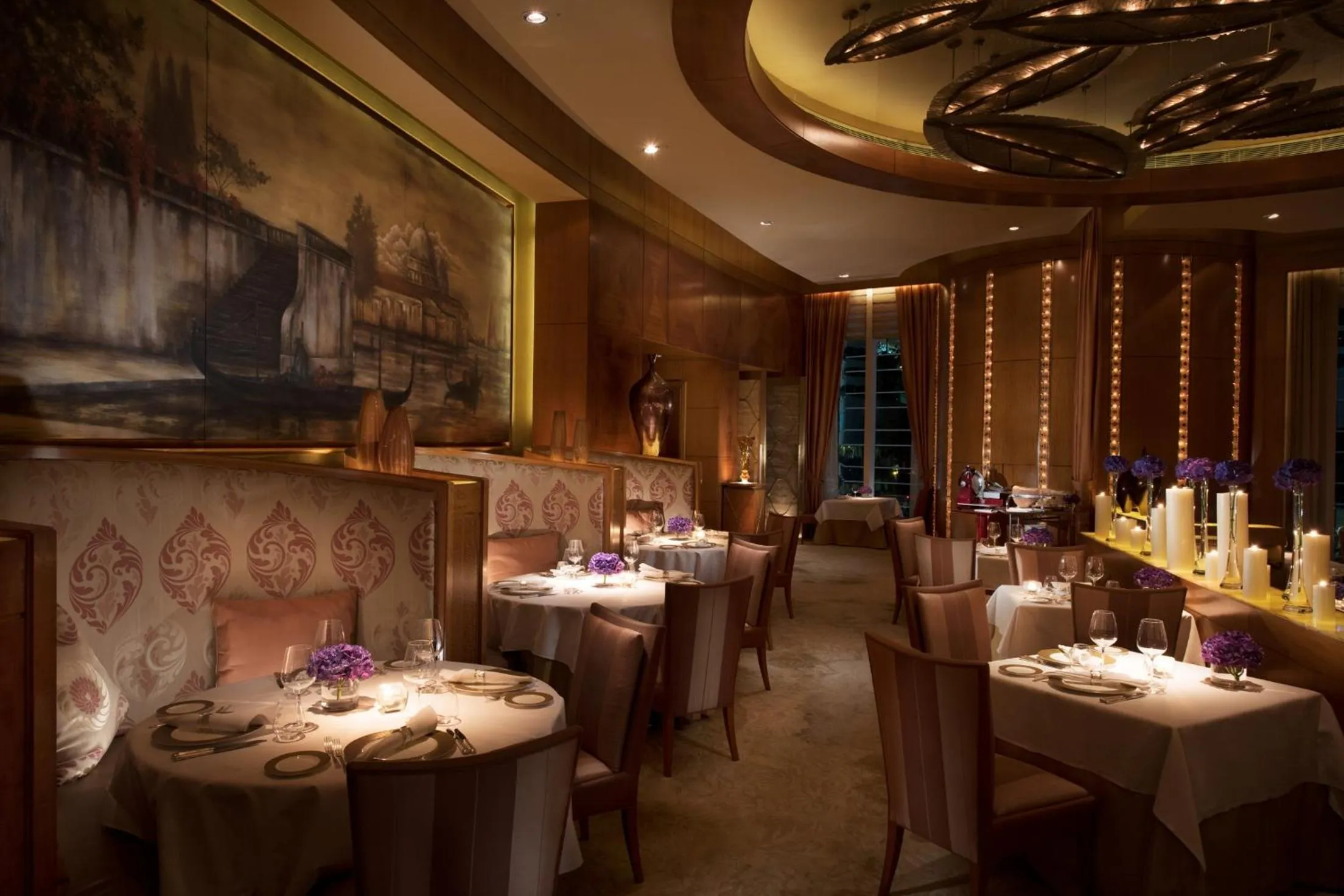 Restaurant/places to eat in Conrad Hong Kong