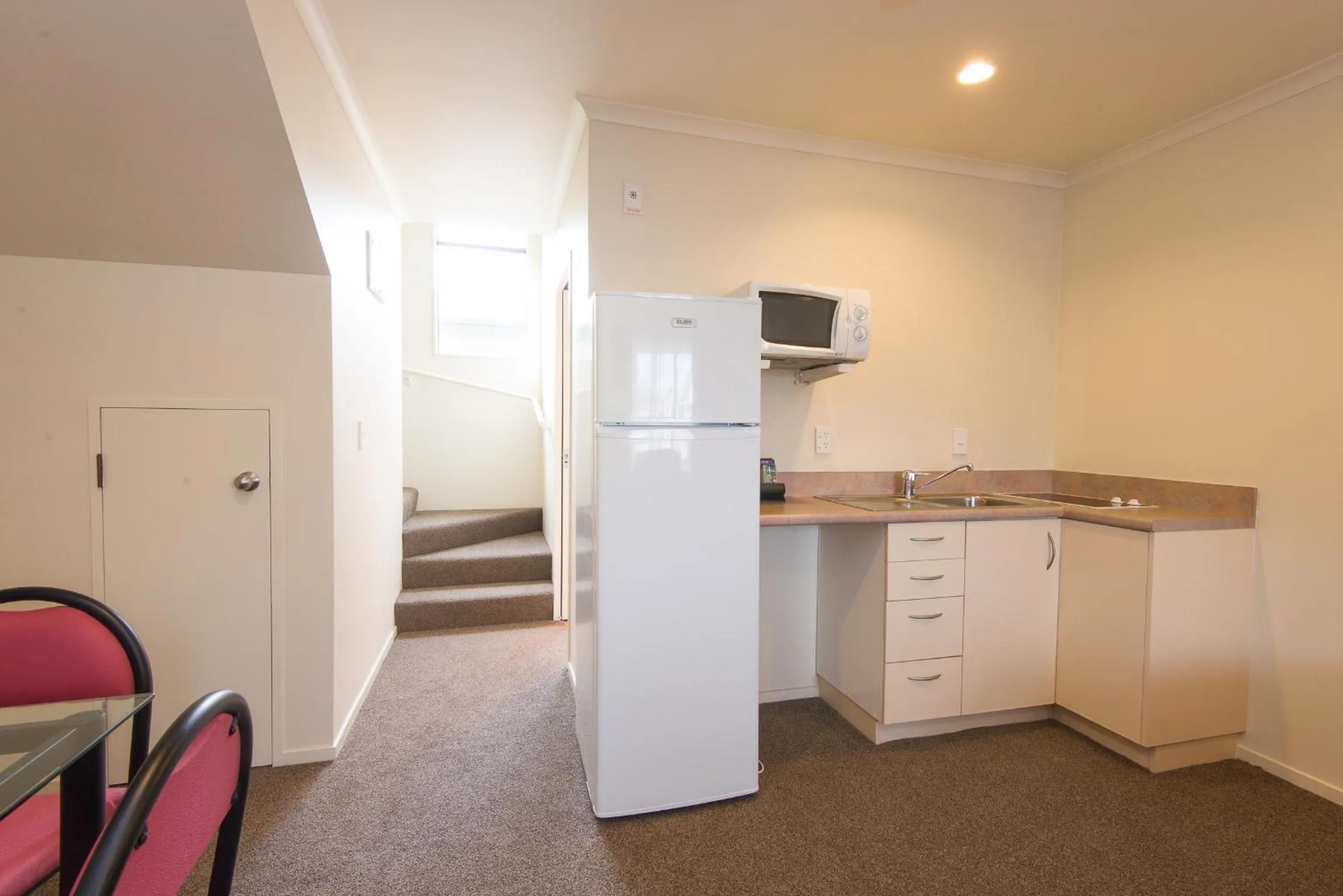 Kitchen or kitchenette in Hamilton Settlers Motor lodge