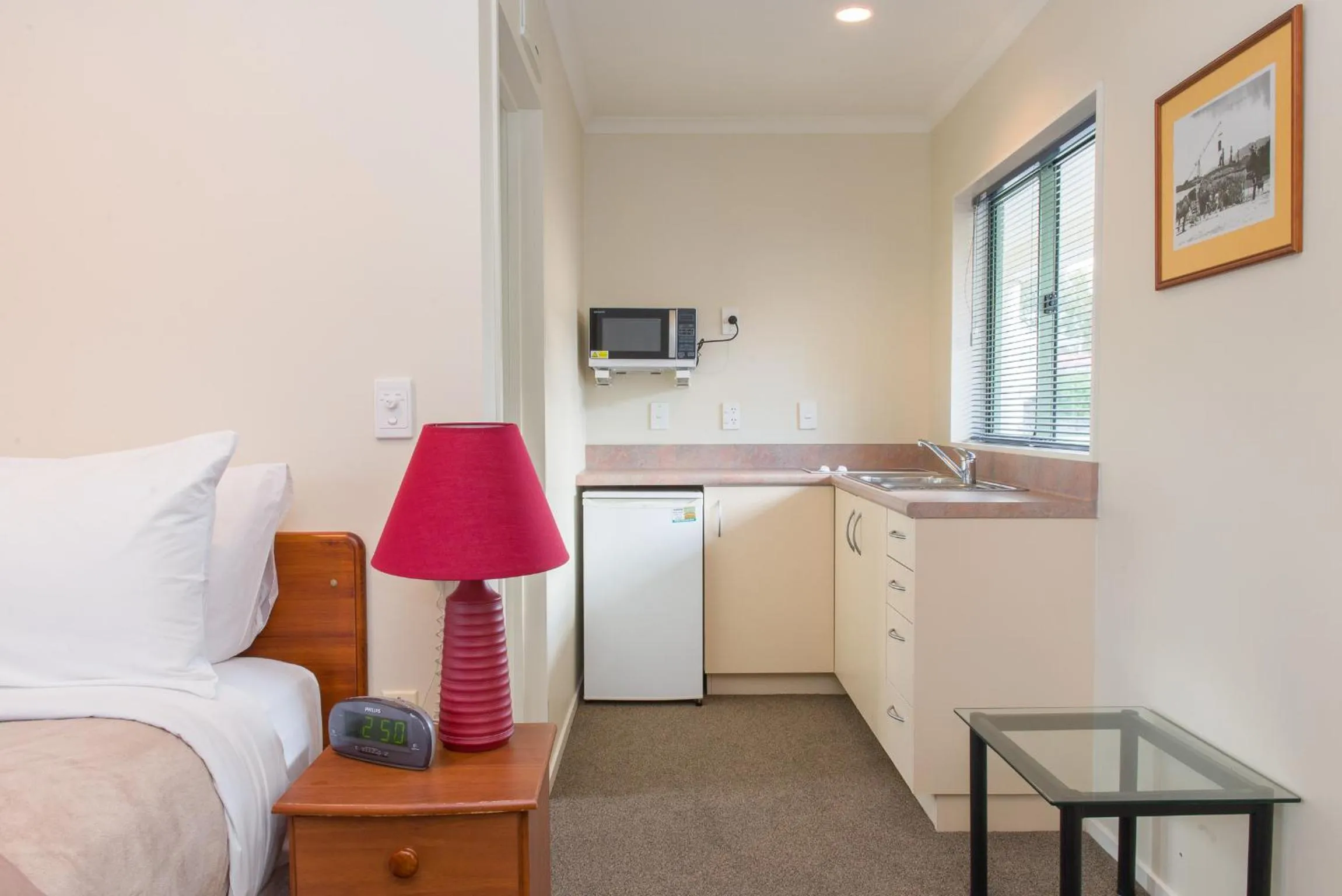 Kitchen or kitchenette in Hamilton Settlers Motor lodge