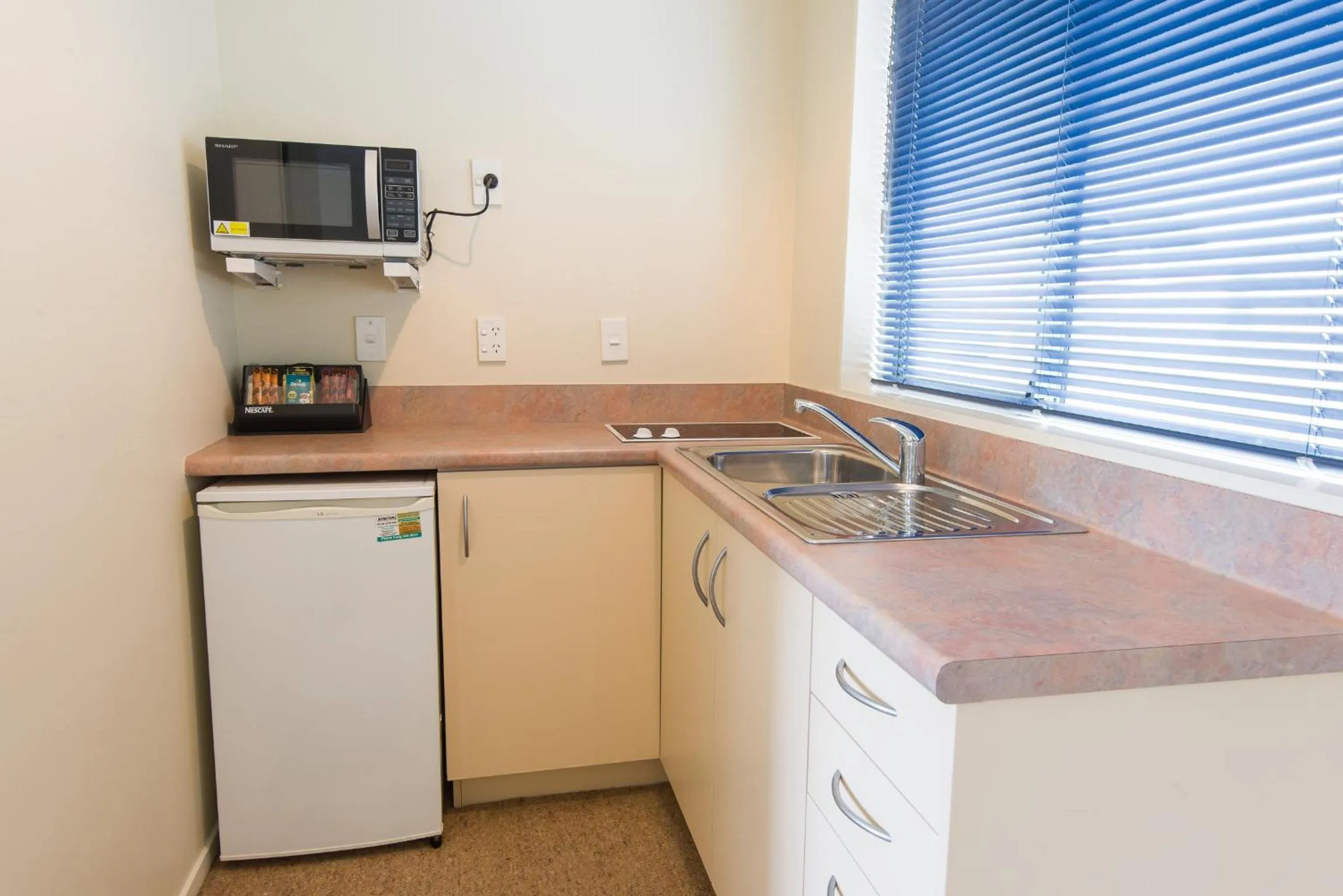 Kitchen or kitchenette in Hamilton Settlers Motor lodge