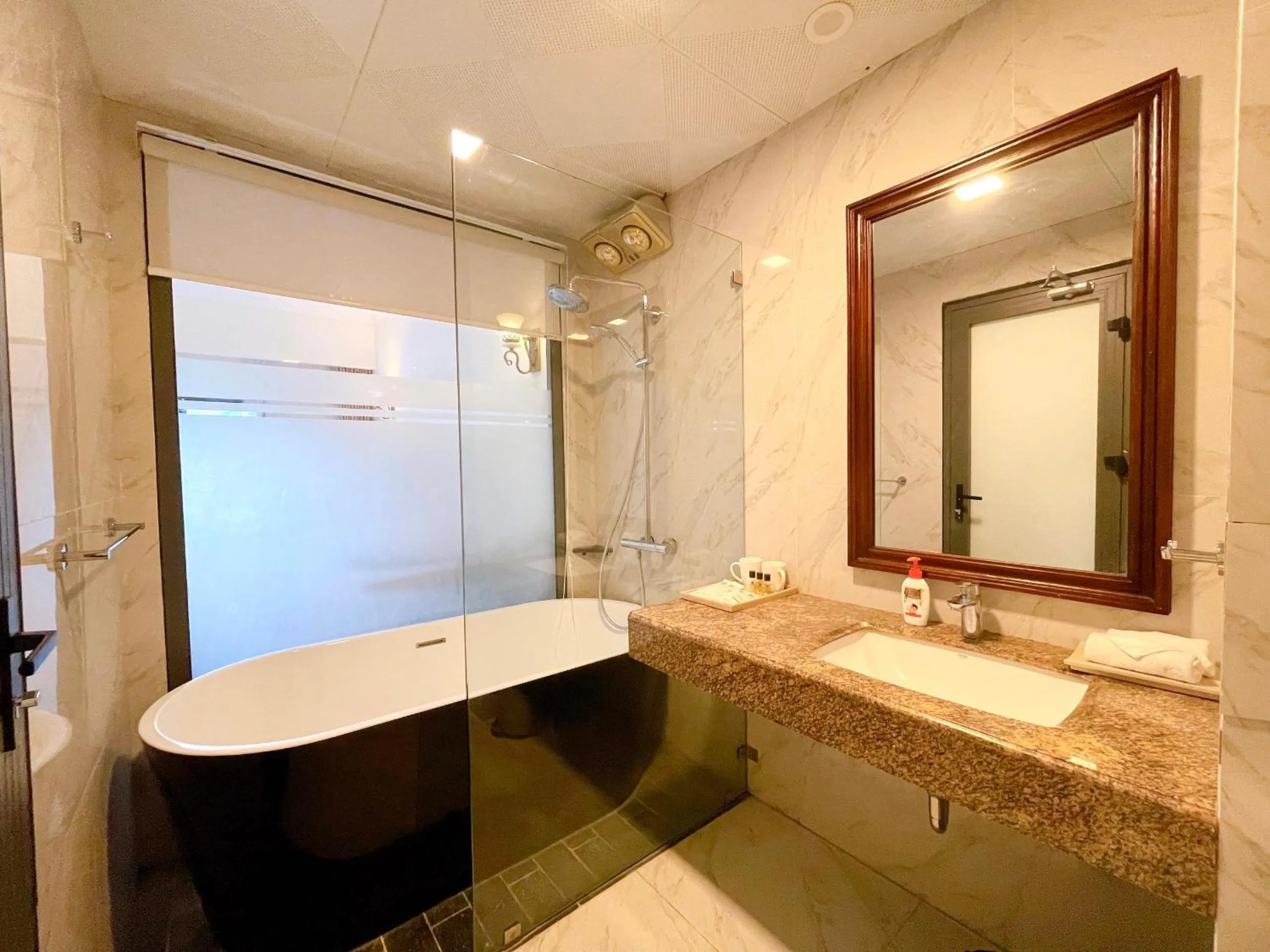 Shower in Phoenix Hotel Hà Giang