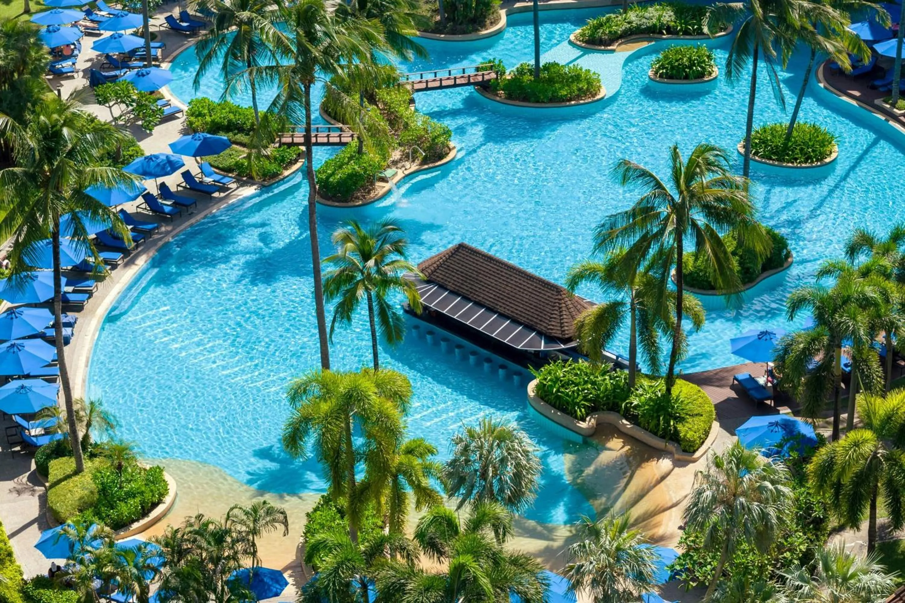 Swimming pool in Phuket Marriott Resort & Spa, Merlin Beach