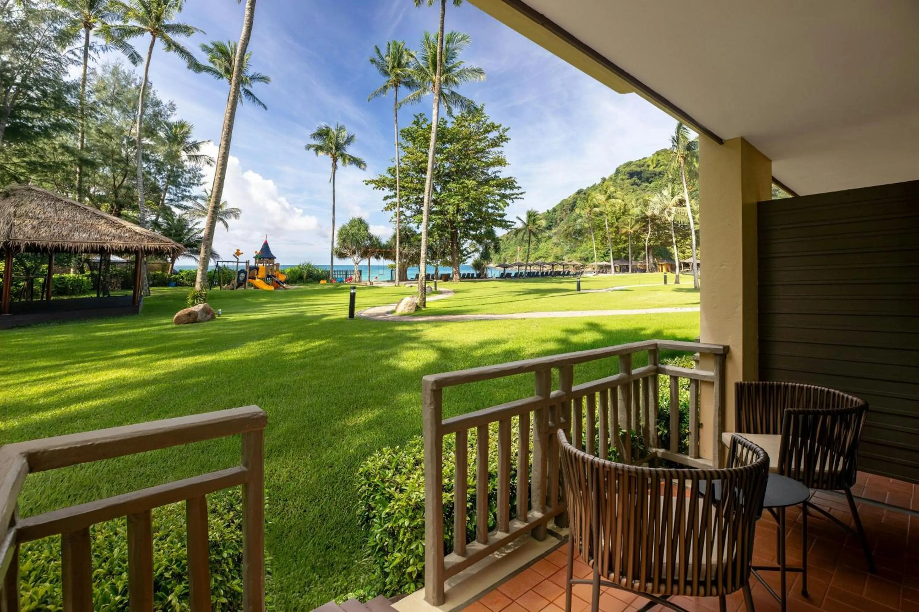 Photo of the whole room in Phuket Marriott Resort & Spa, Merlin Beach
