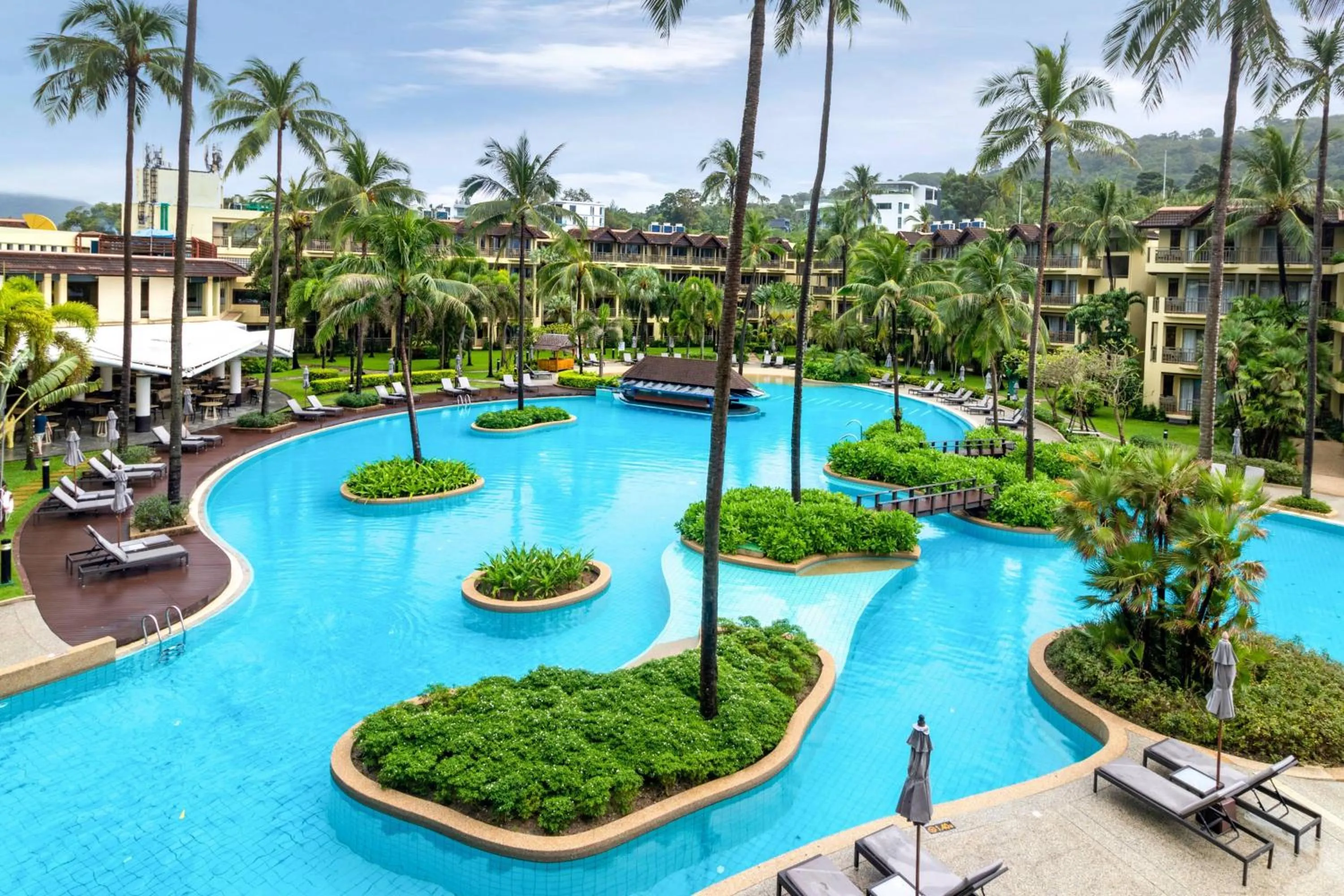 Swimming pool in Phuket Marriott Resort & Spa, Merlin Beach