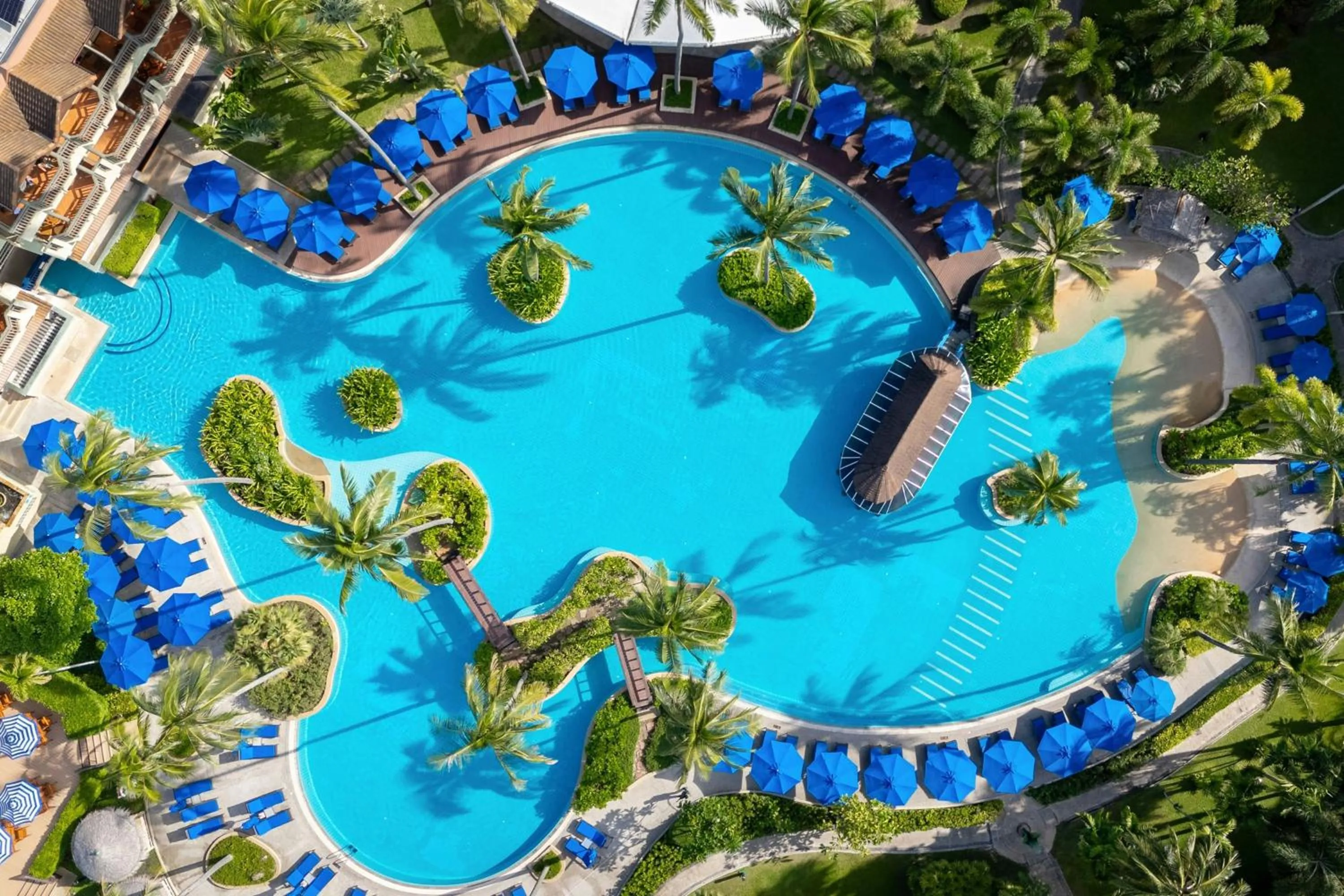 Swimming pool in Phuket Marriott Resort & Spa, Merlin Beach