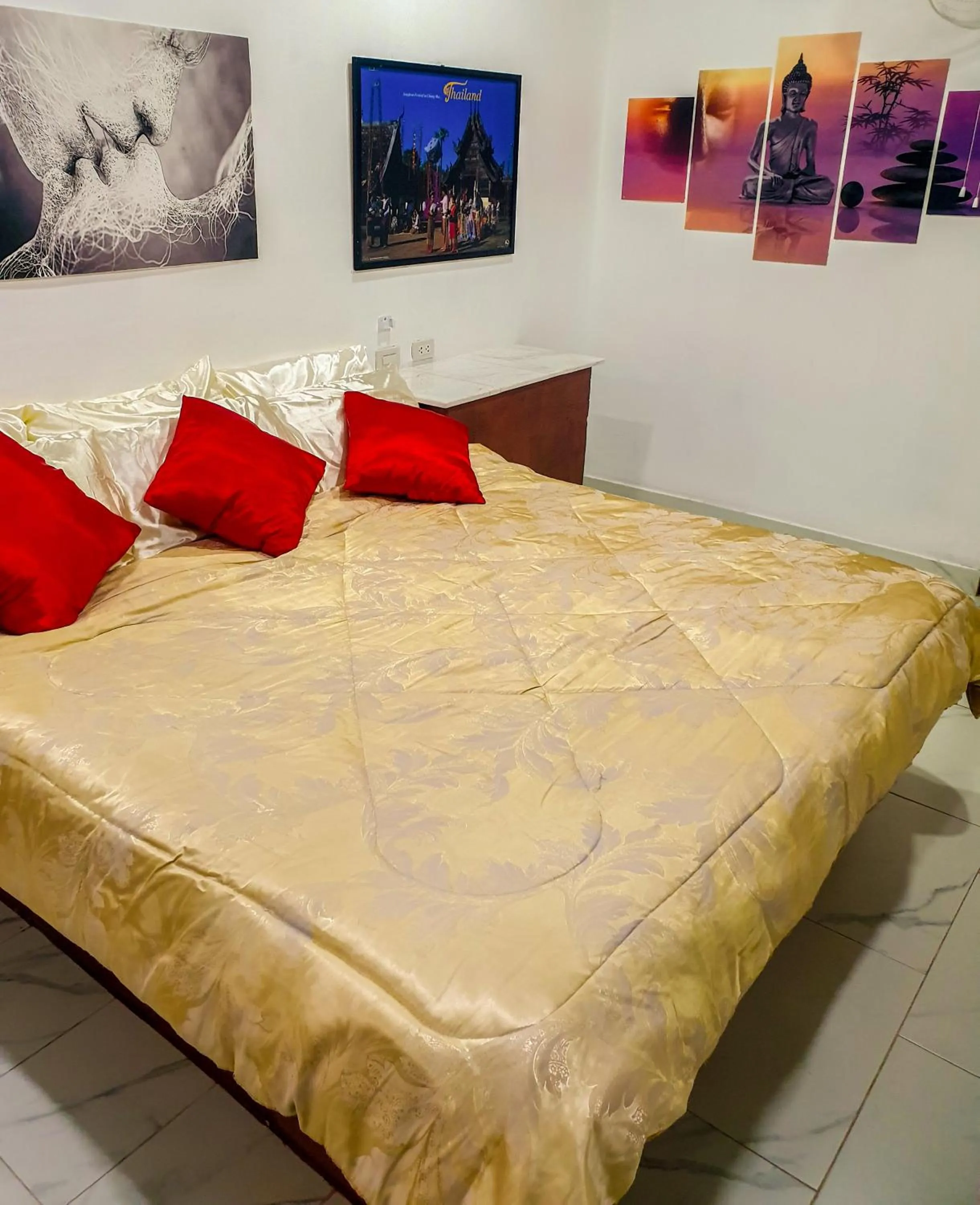 Bed in Siri Villas Pattaya