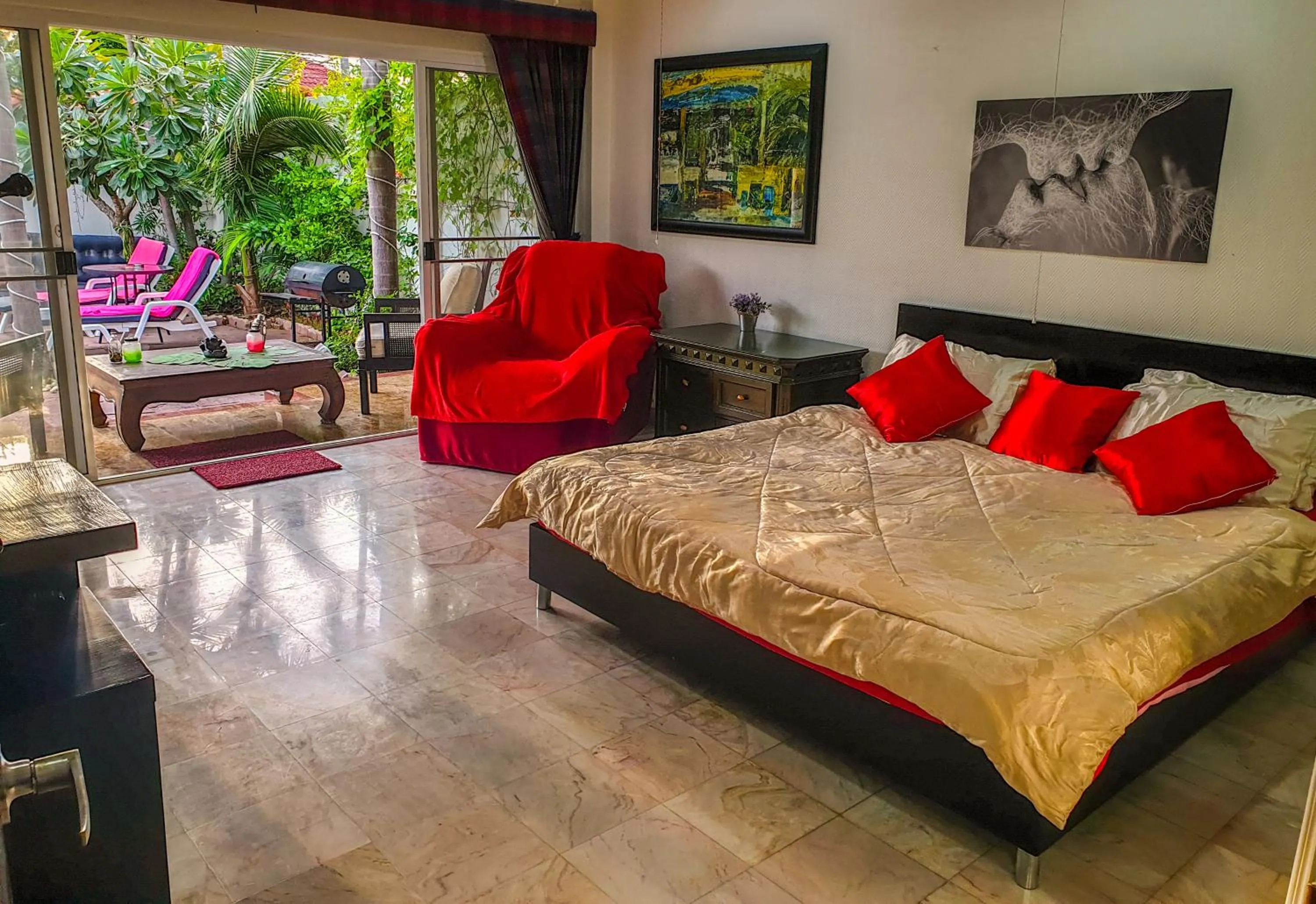 Bed in Siri Villas Pattaya