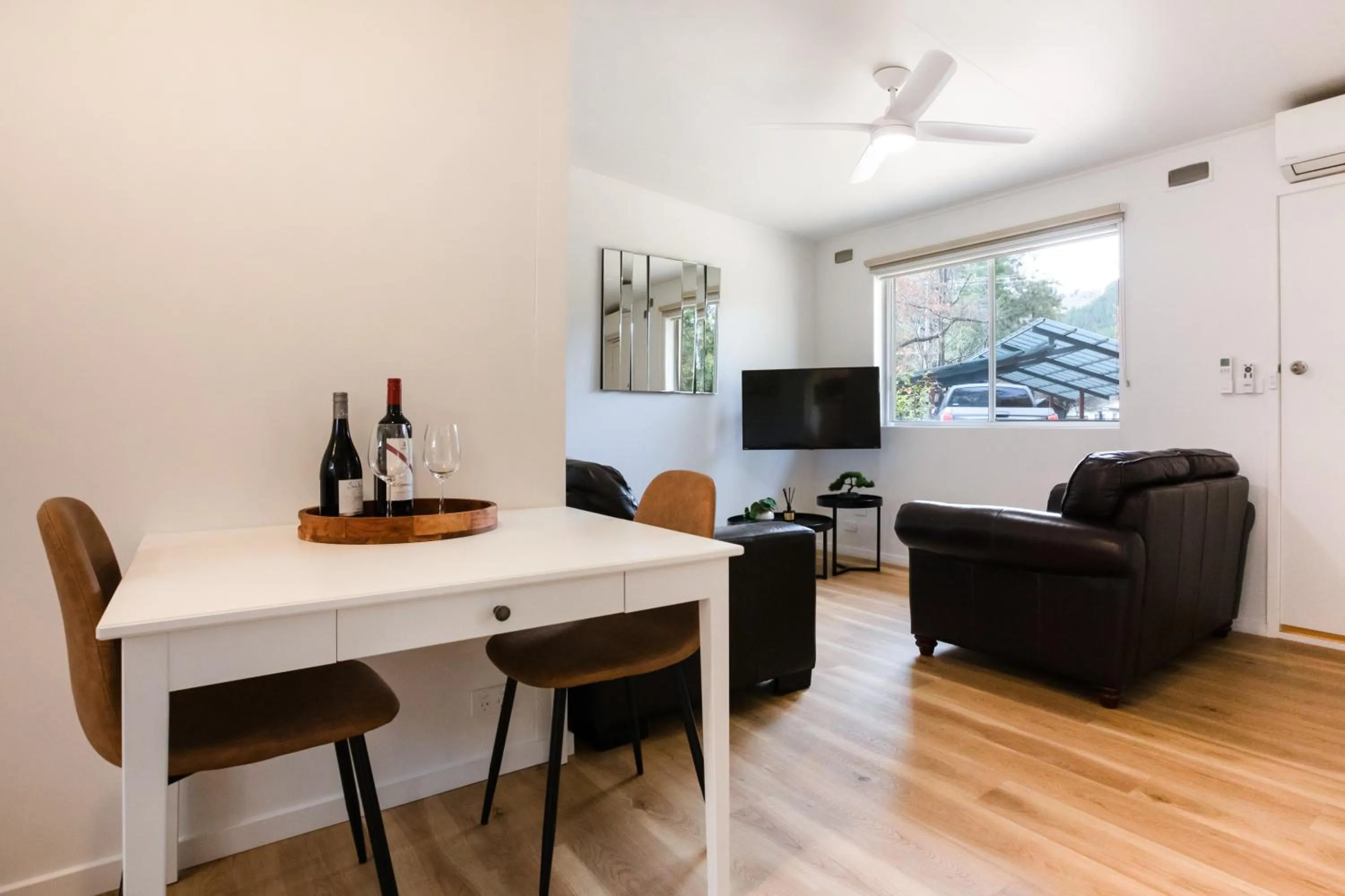 TV and multimedia in Adina Lodge Holiday Apartments