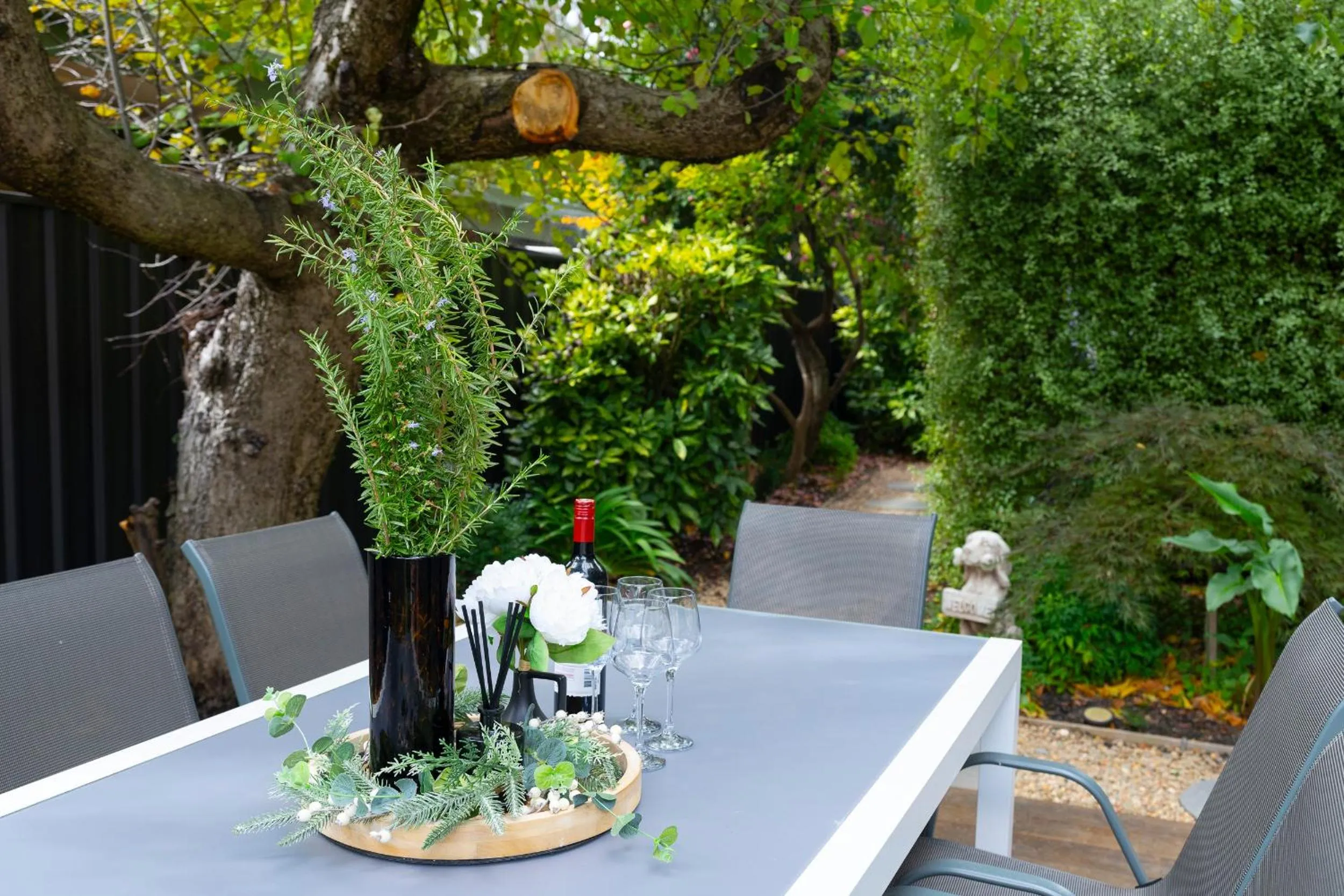 Garden in Adina Lodge Holiday Apartments