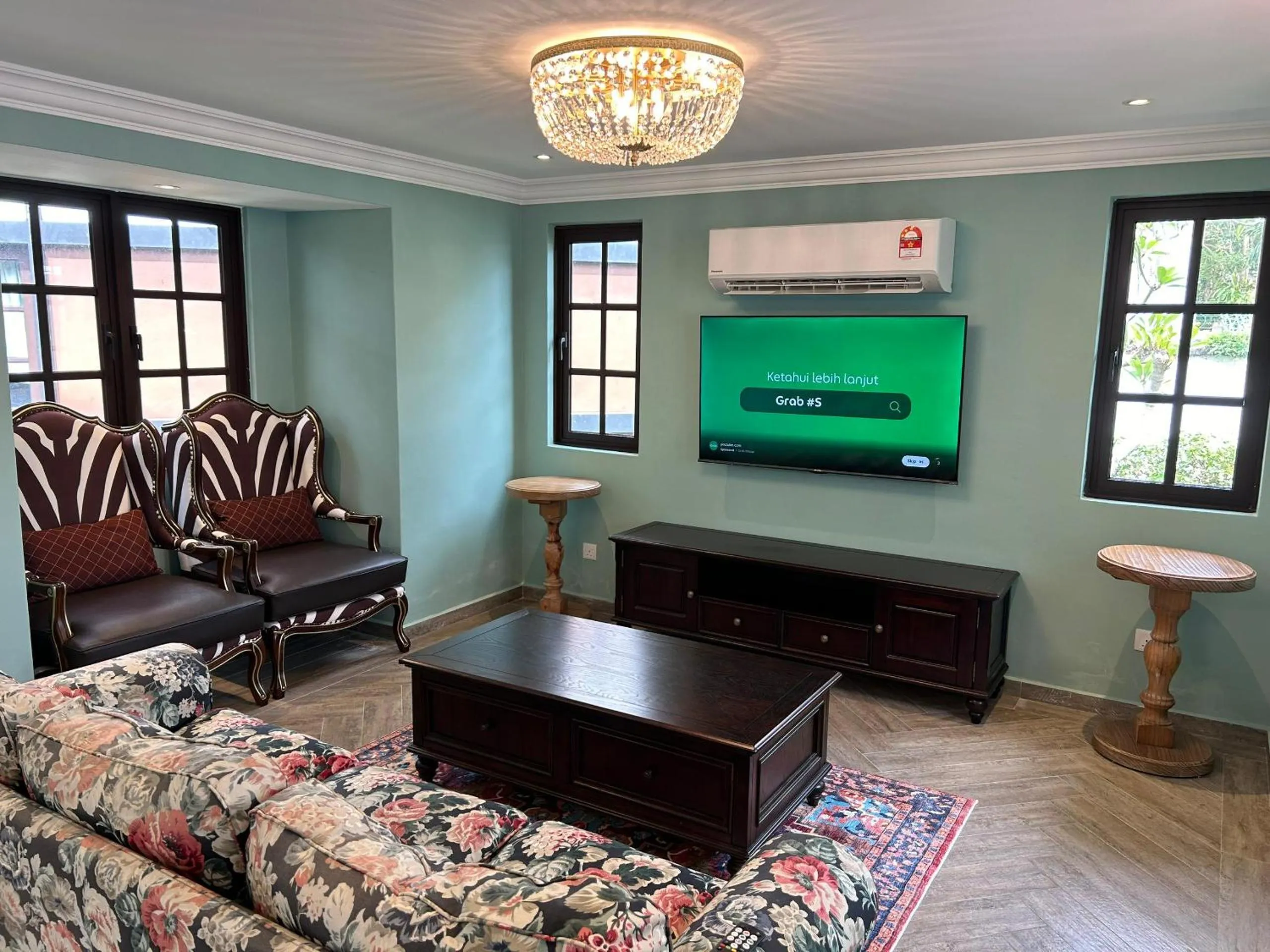 Communal lounge/ TV room in The Tudor