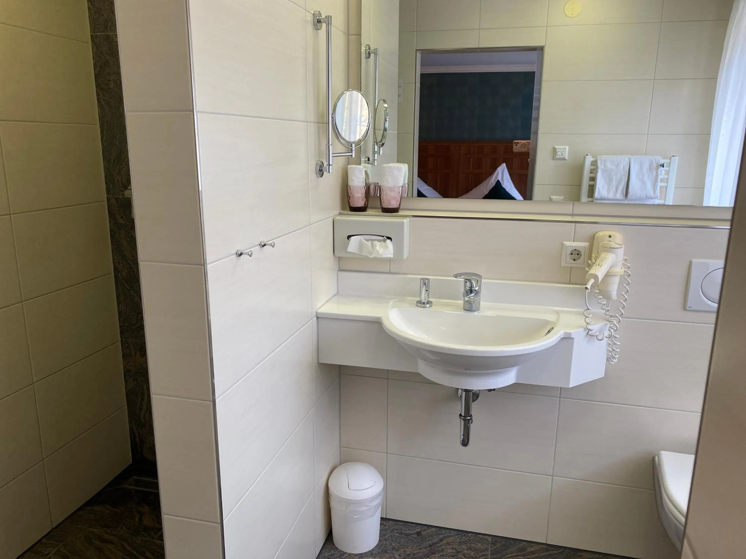 Shower in Boutique - Hotel Zum Schloss