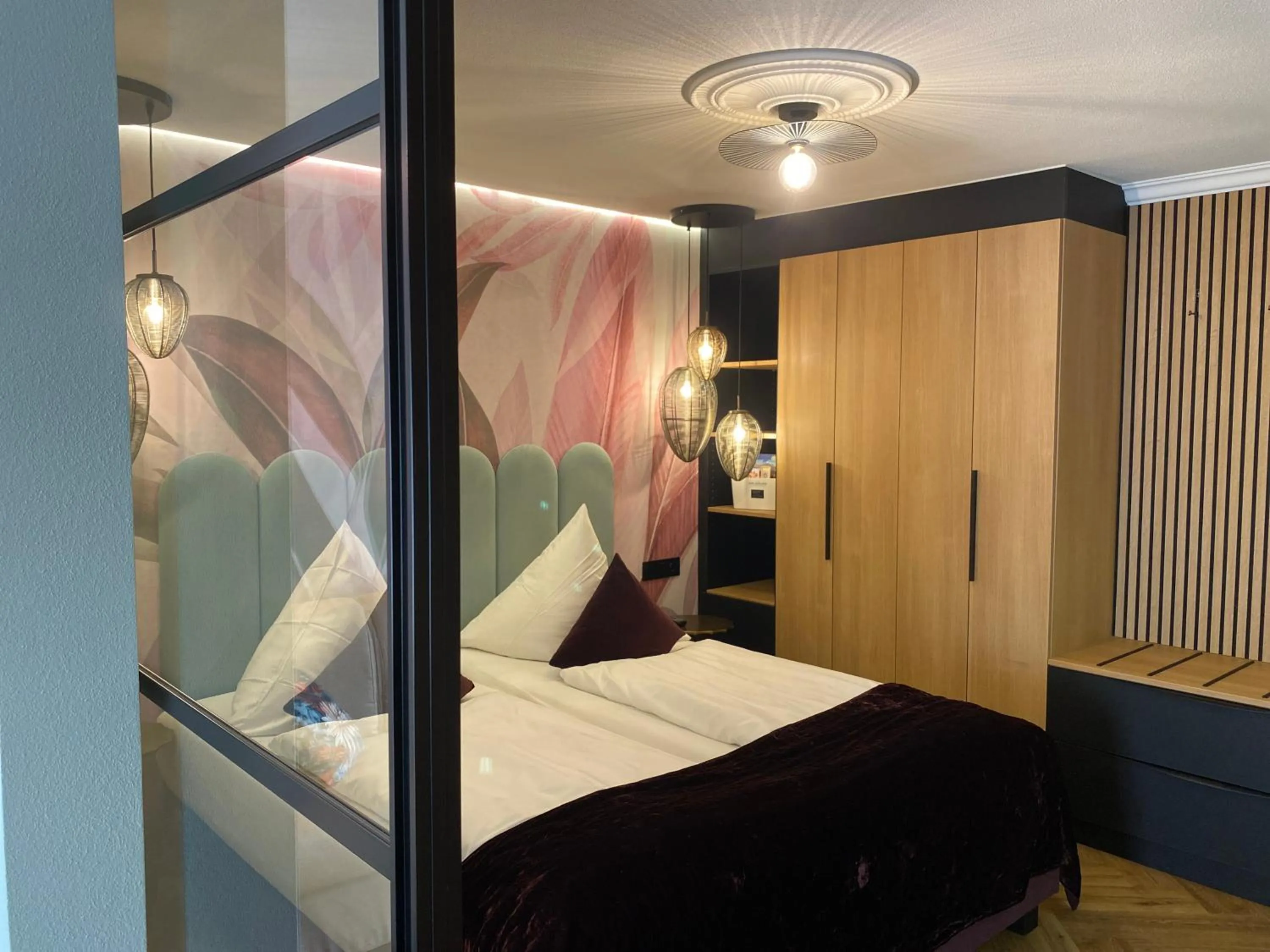 Photo of the whole room, Bed in Boutique - Hotel Zum Schloss