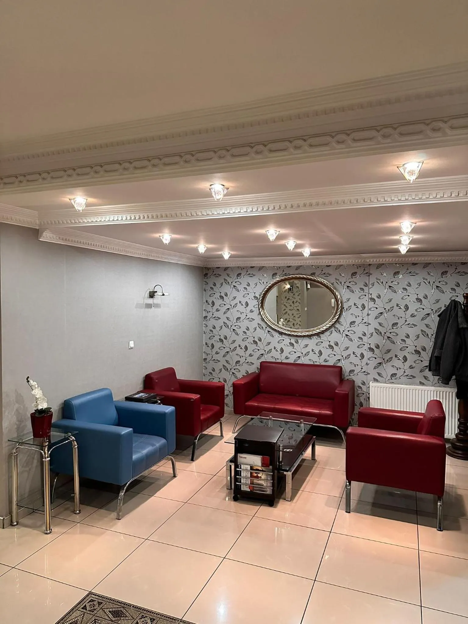 Facade/entrance in Minabir Otel