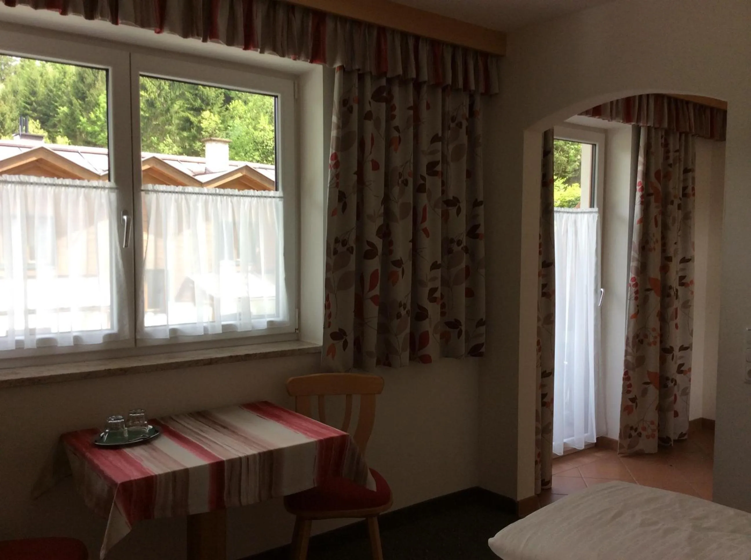 Photo of the whole room, Bed in Zimmervermietung Babsy