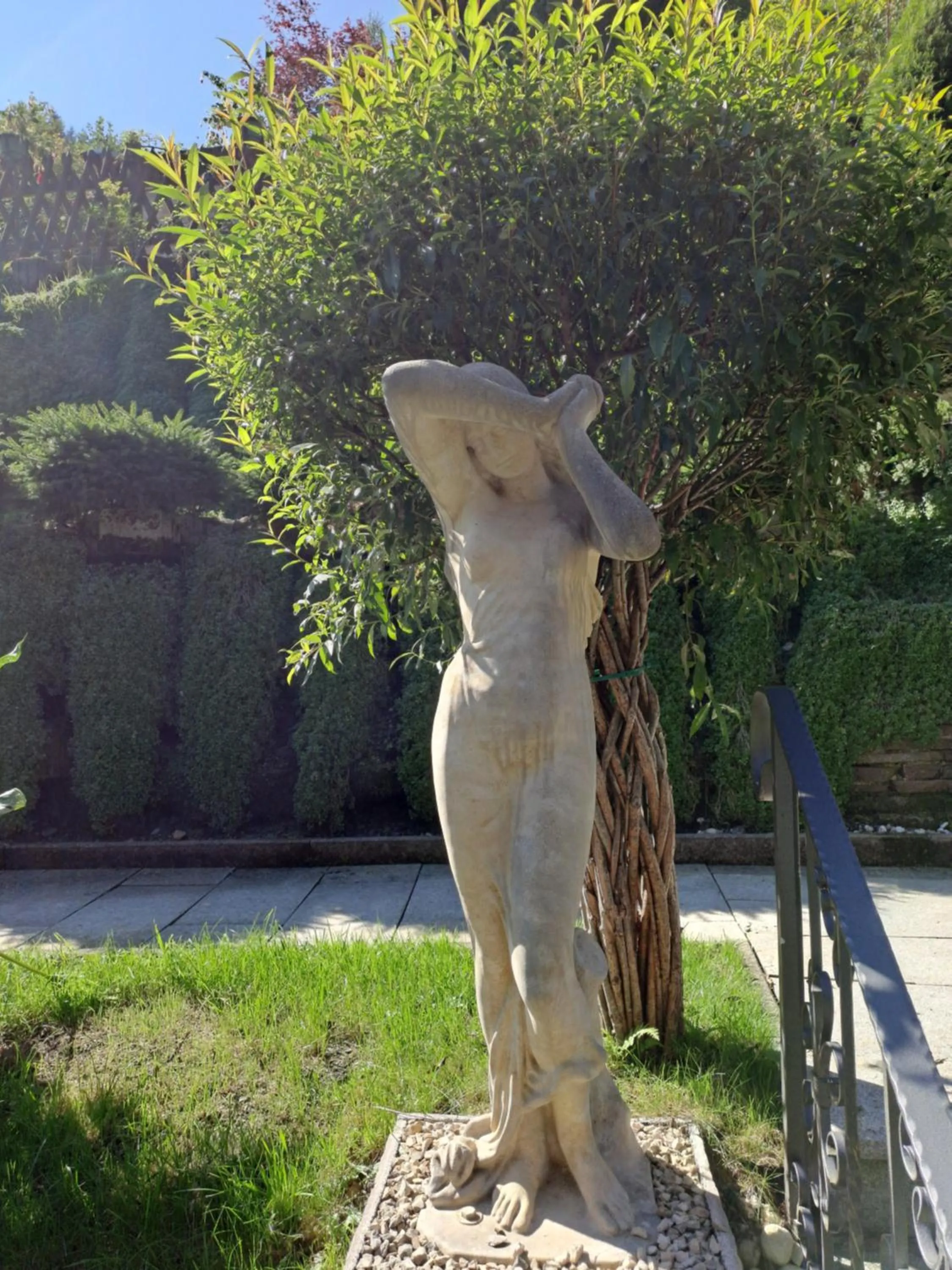 Property building in Zimmervermietung Babsy