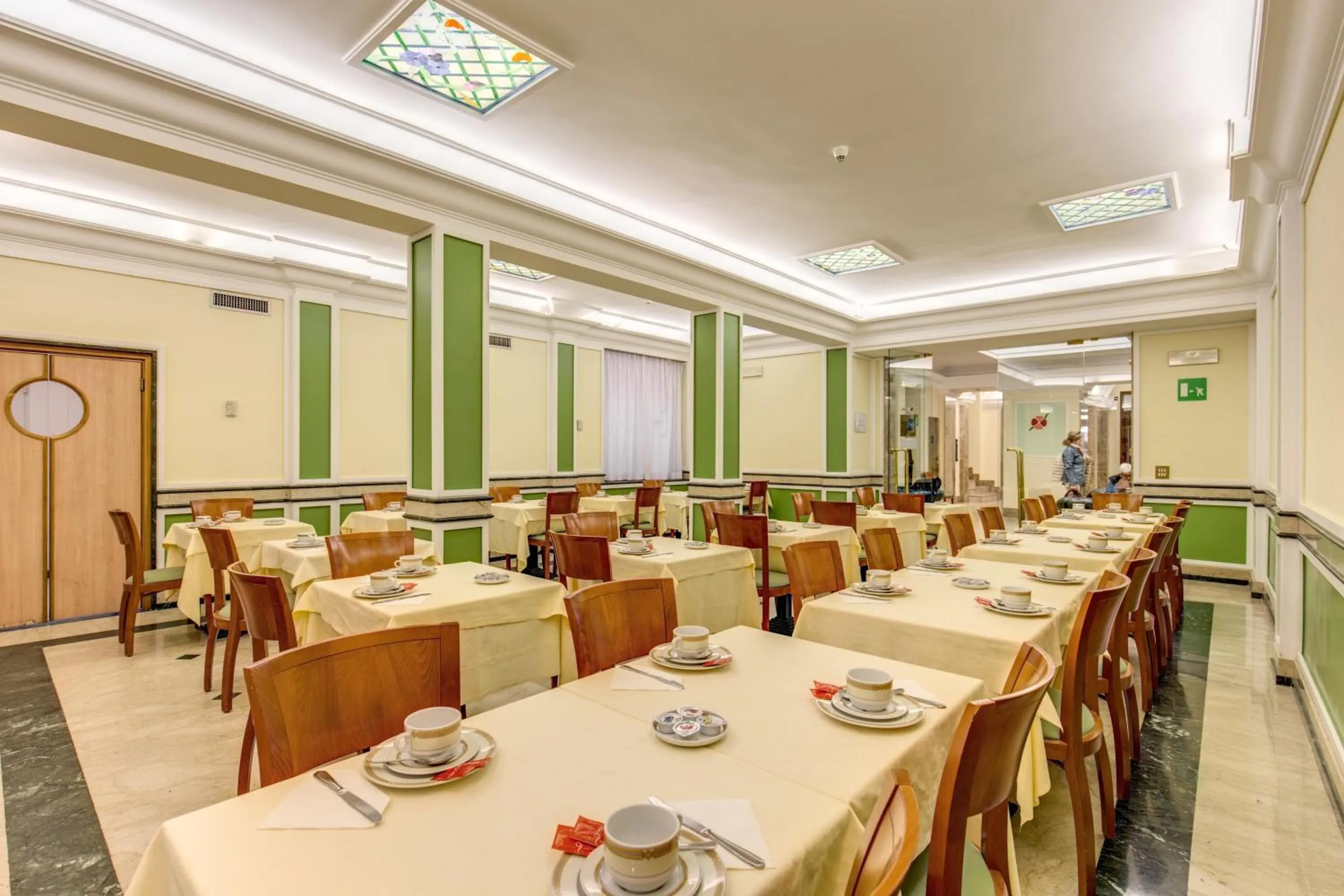 Restaurant/places to eat in Hotel Igea