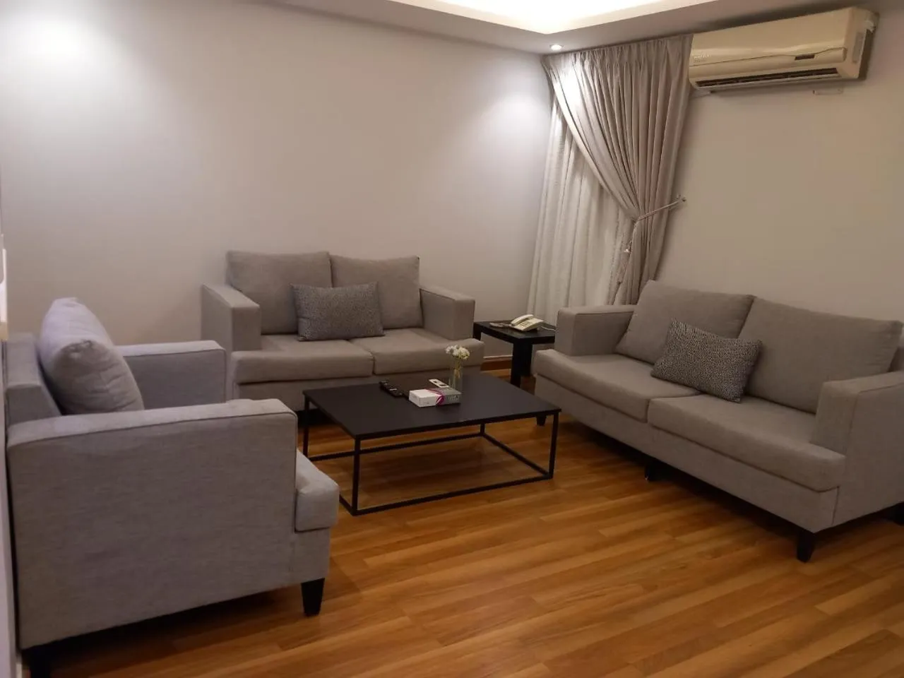 Living room in فيجن للشقق المخدومة ــ اقتصادي