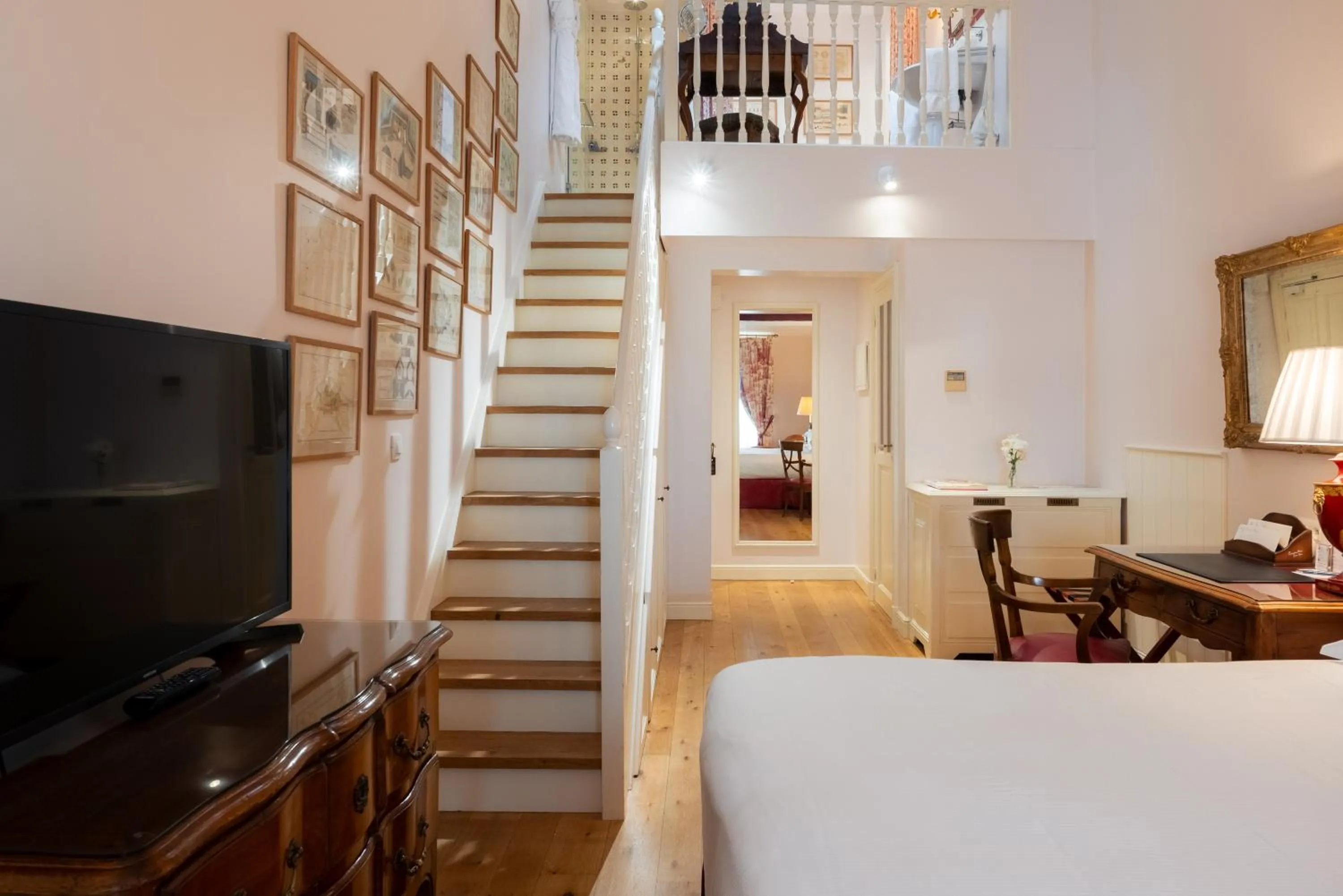 Bedroom, Bed in Hôtel de Toiras