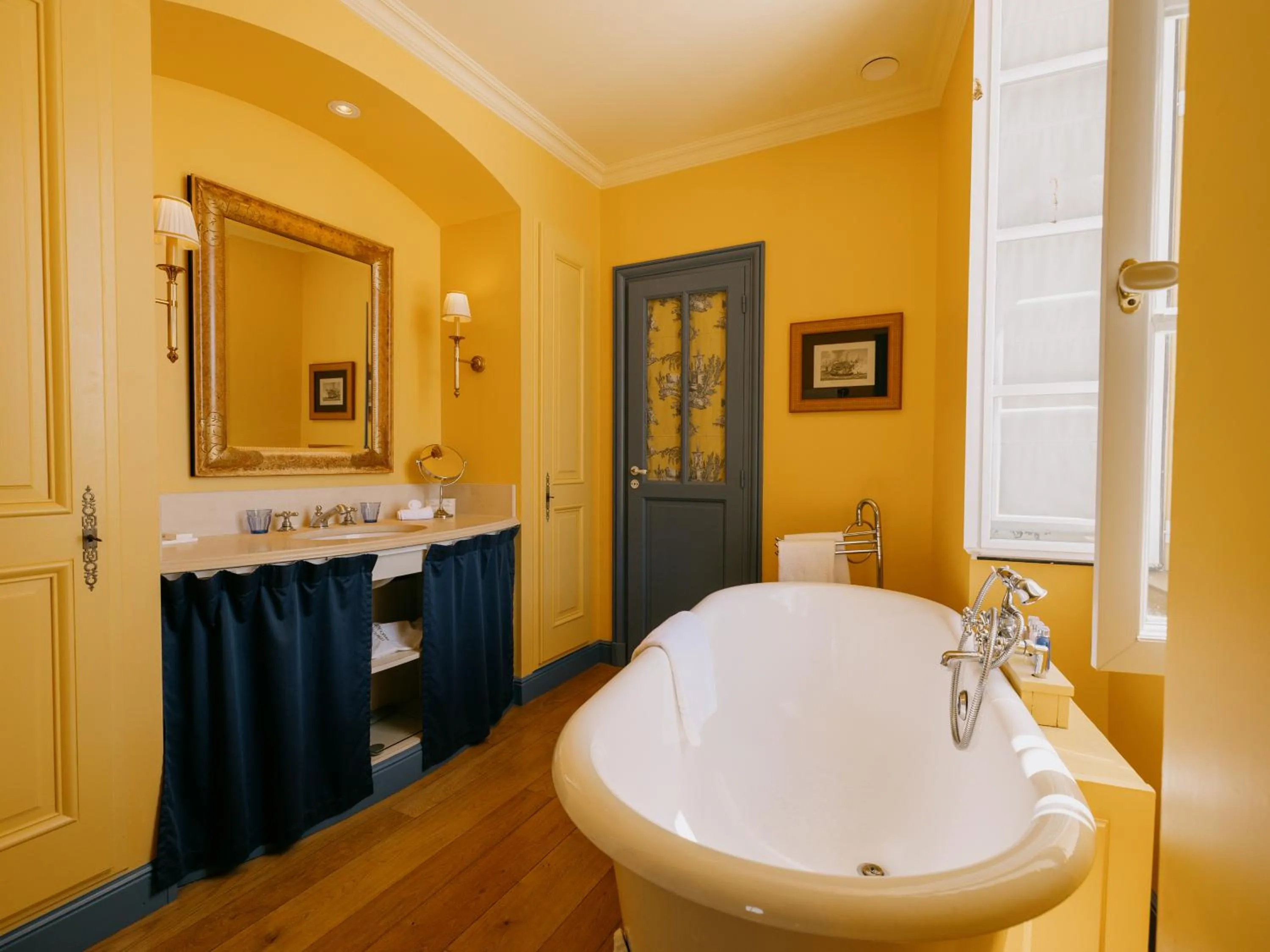 Bathroom in Hôtel de Toiras