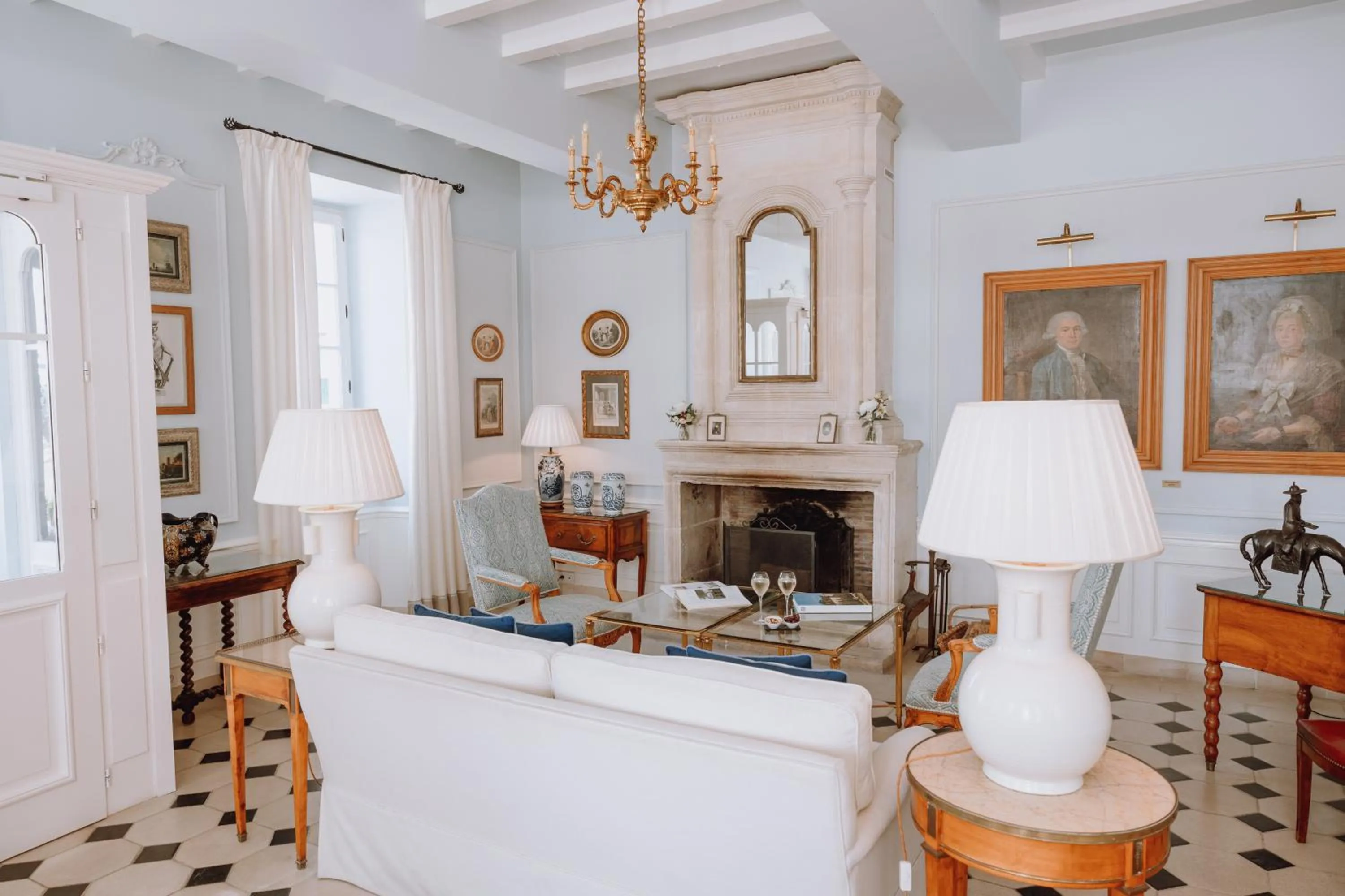 Property building in Hôtel de Toiras