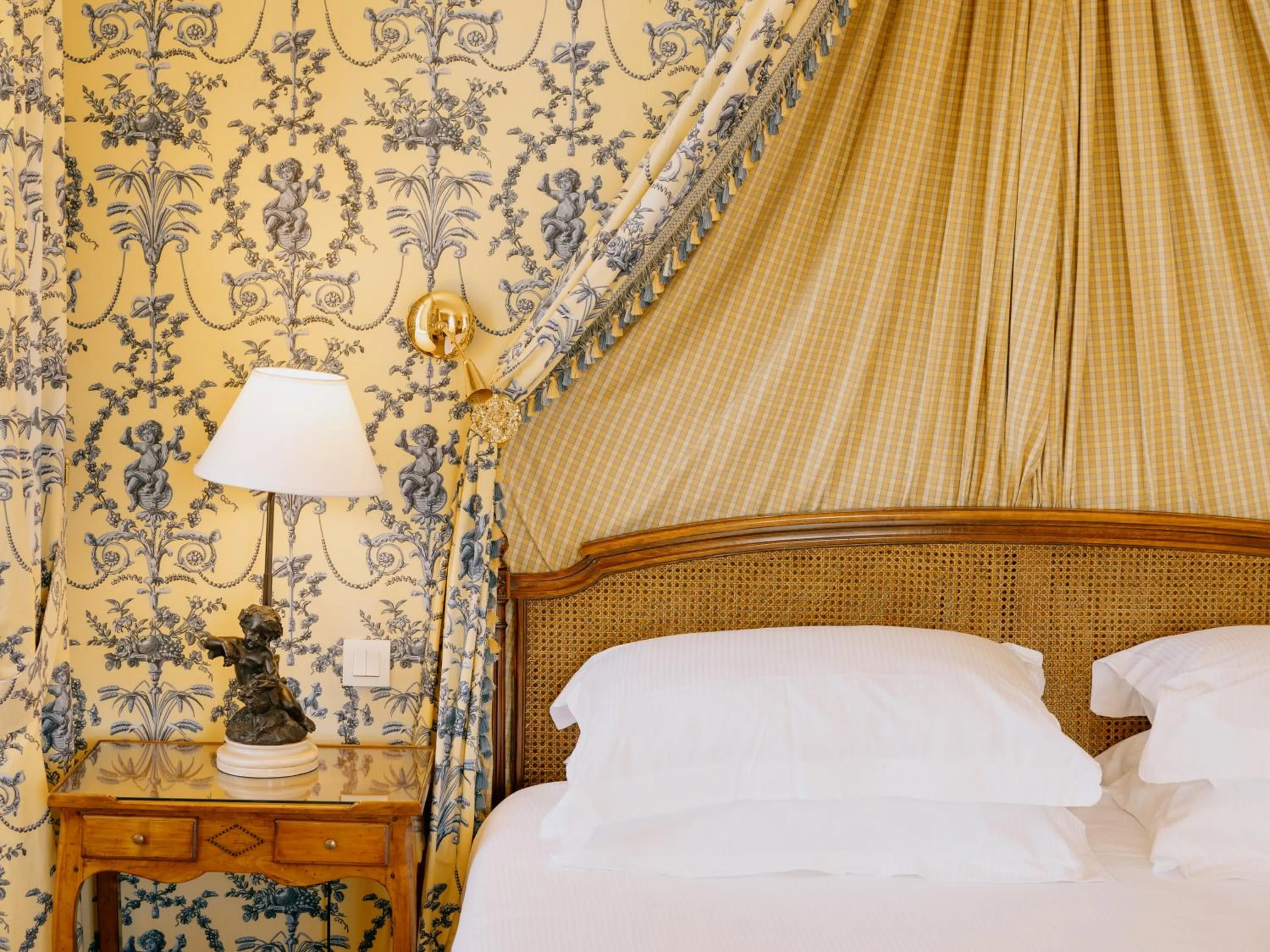 Bedroom, Bed in Hôtel de Toiras