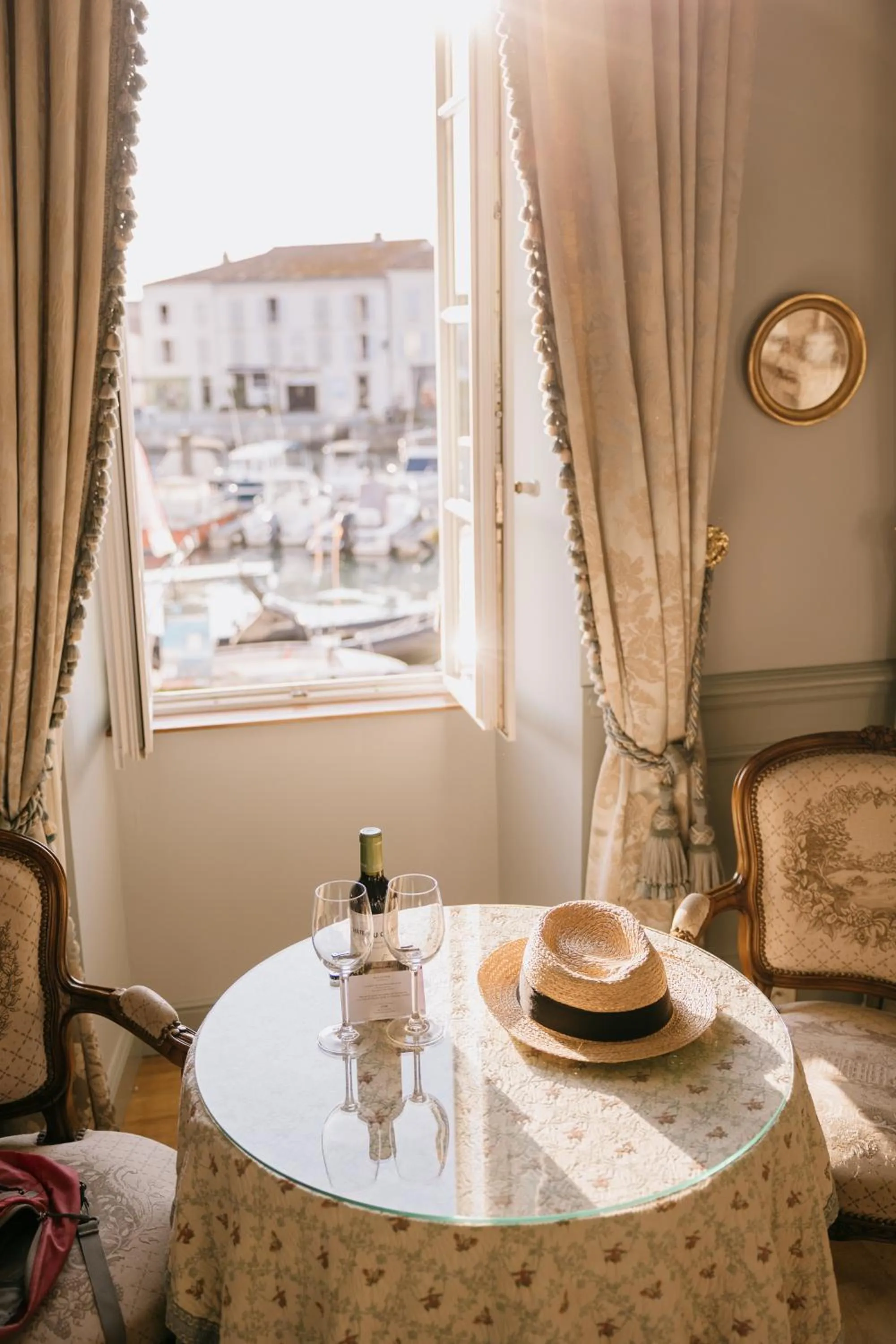 Bedroom in Hôtel de Toiras