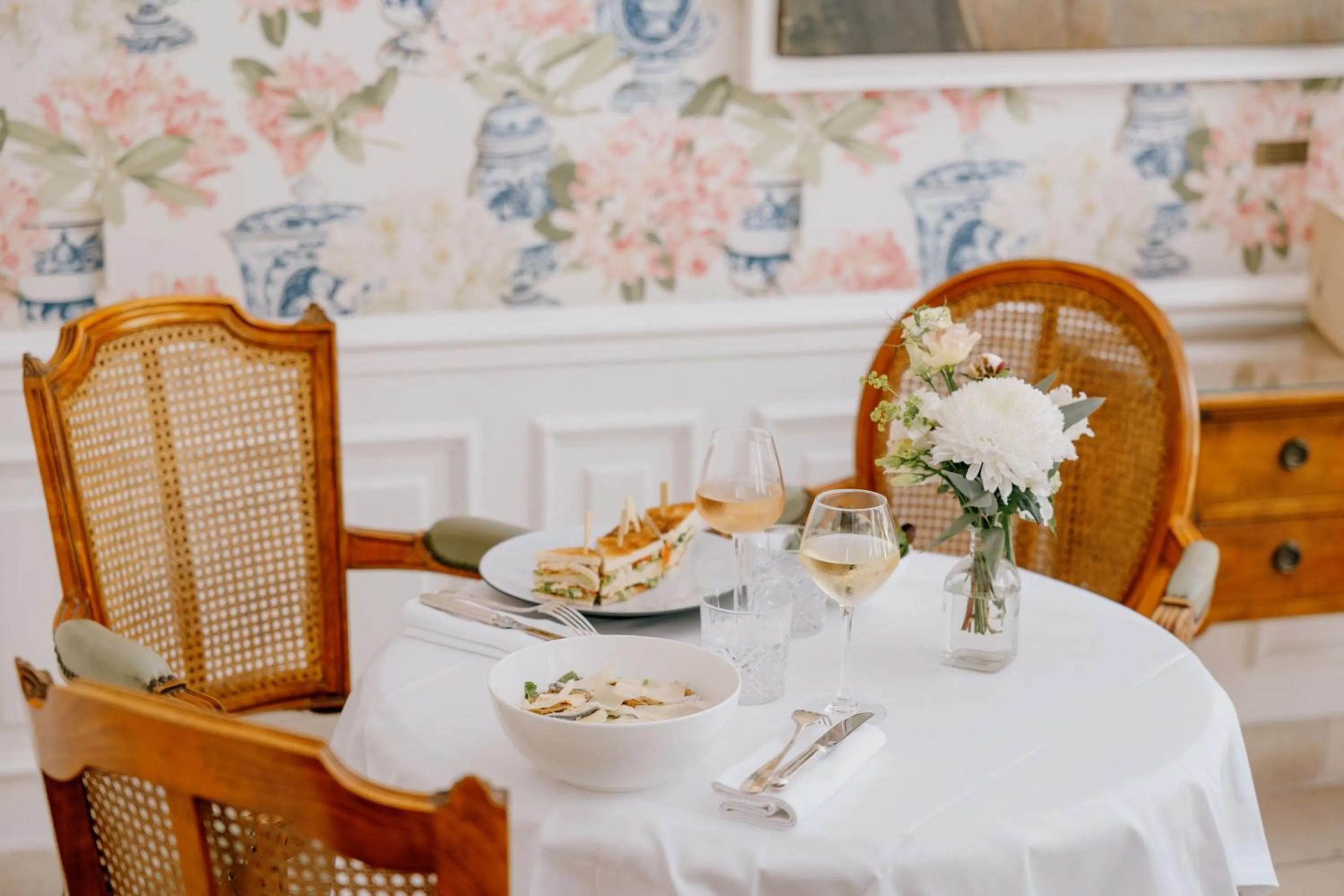 Restaurant/places to eat in Hôtel de Toiras