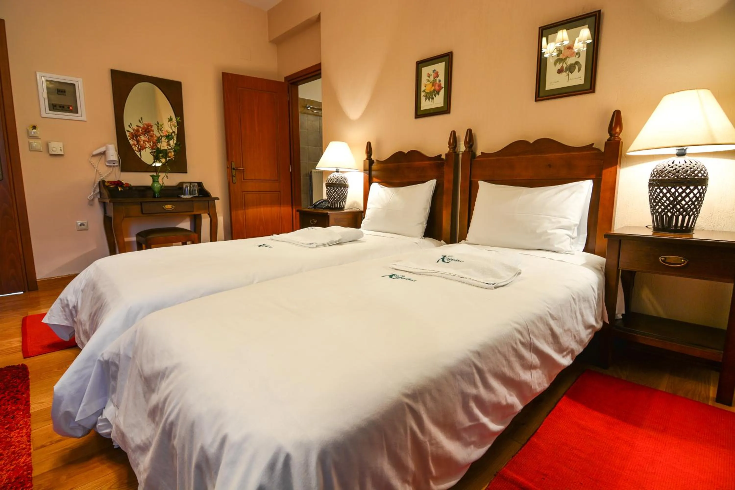 Photo of the whole room, Bed in Karyatis Resort