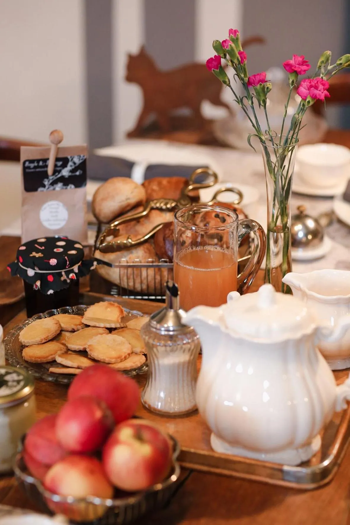 Breakfast in Les Chambres du Chat