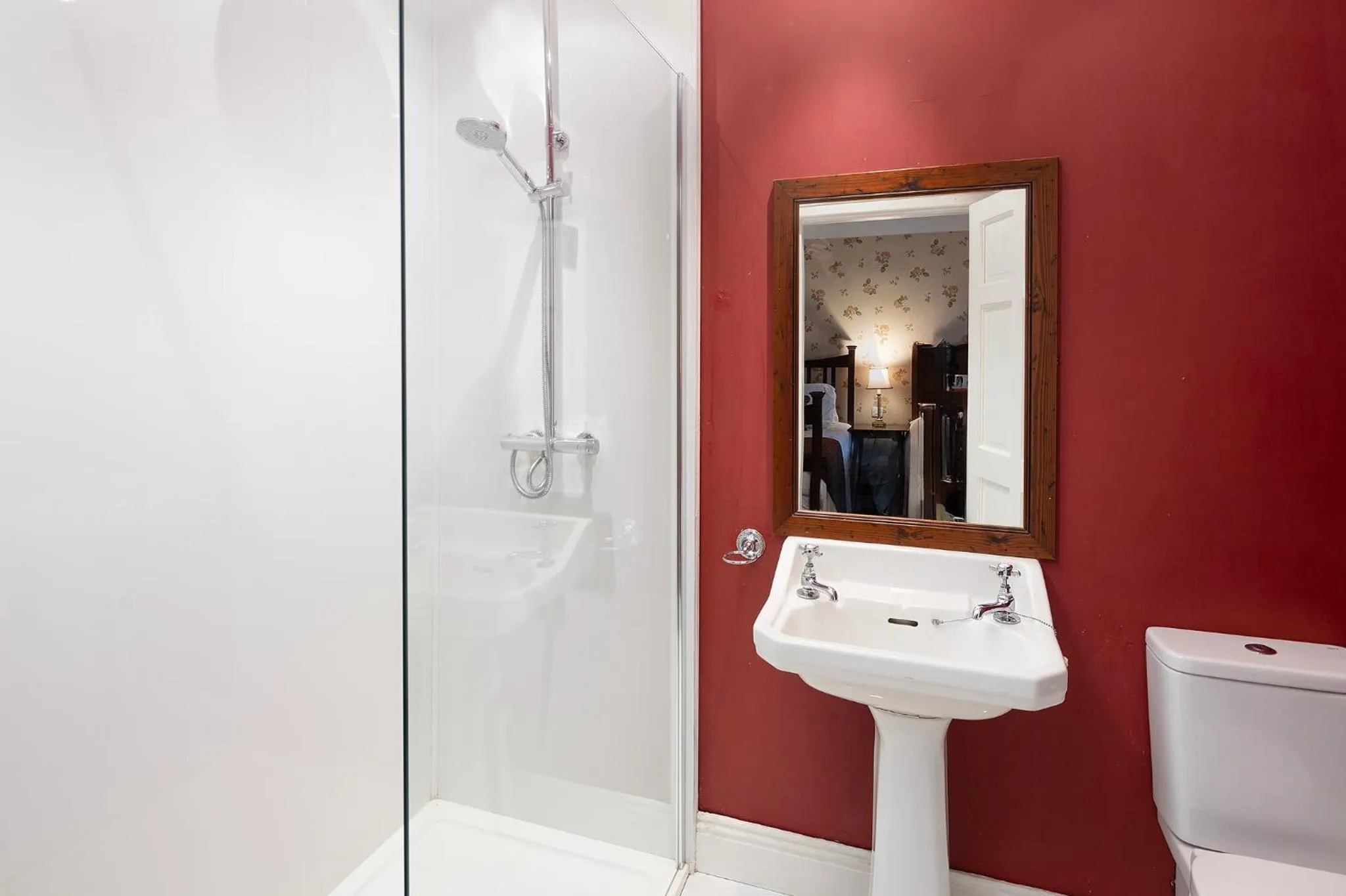 Shower in Barnabrow Country House