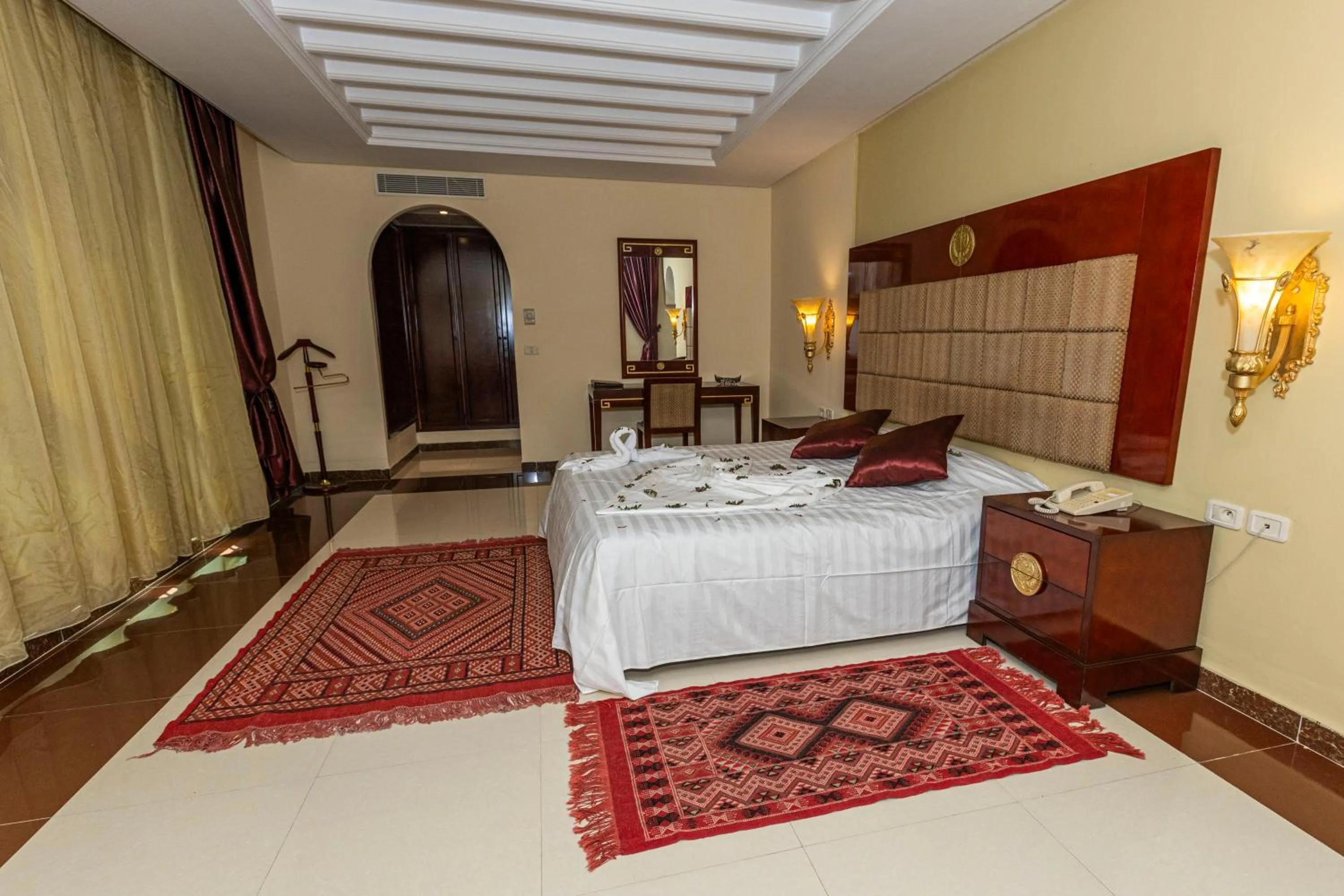 Bed in César Palace Sousse