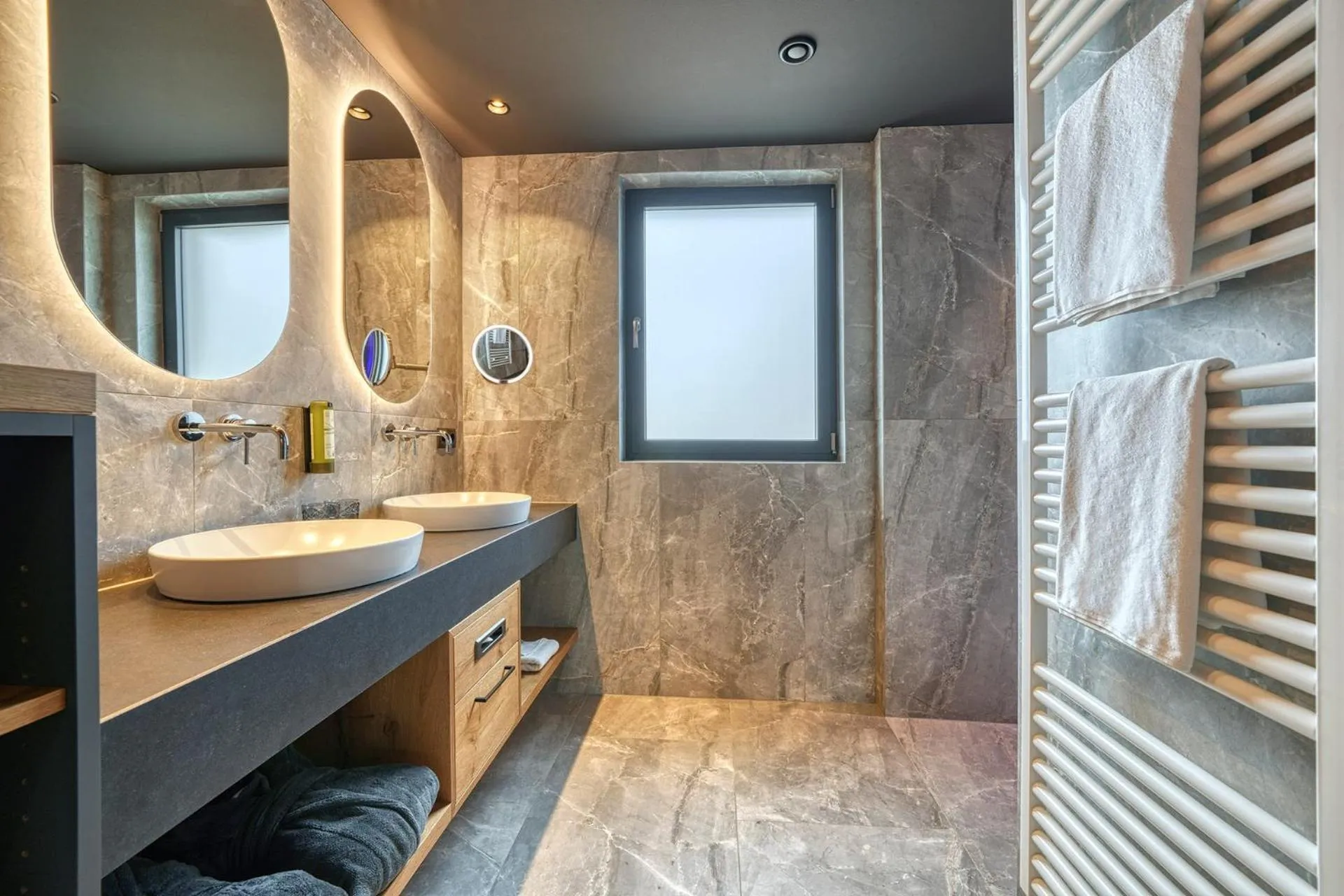 Bathroom in Hotel Avelina