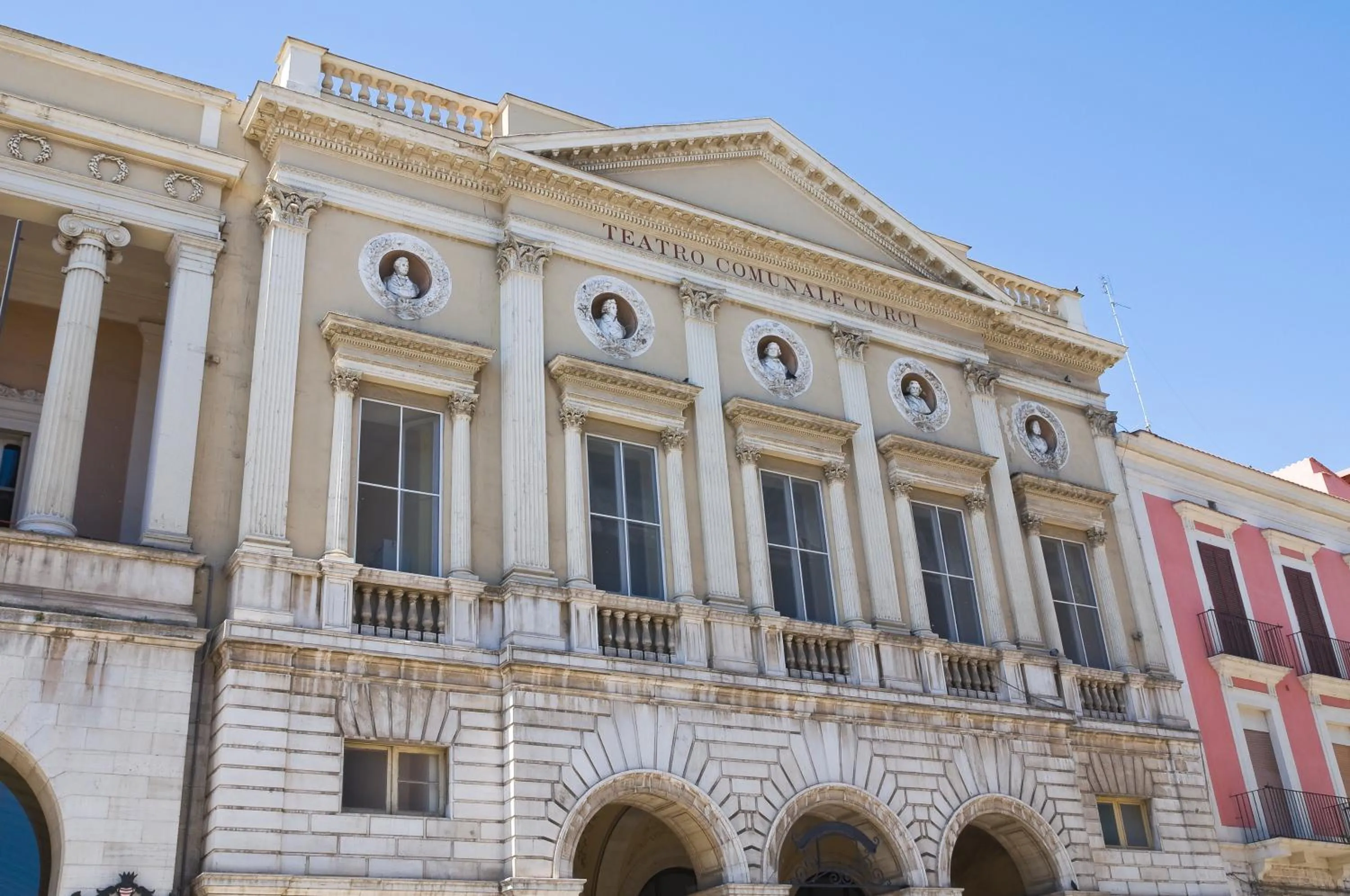 Property building in Casa Duconte