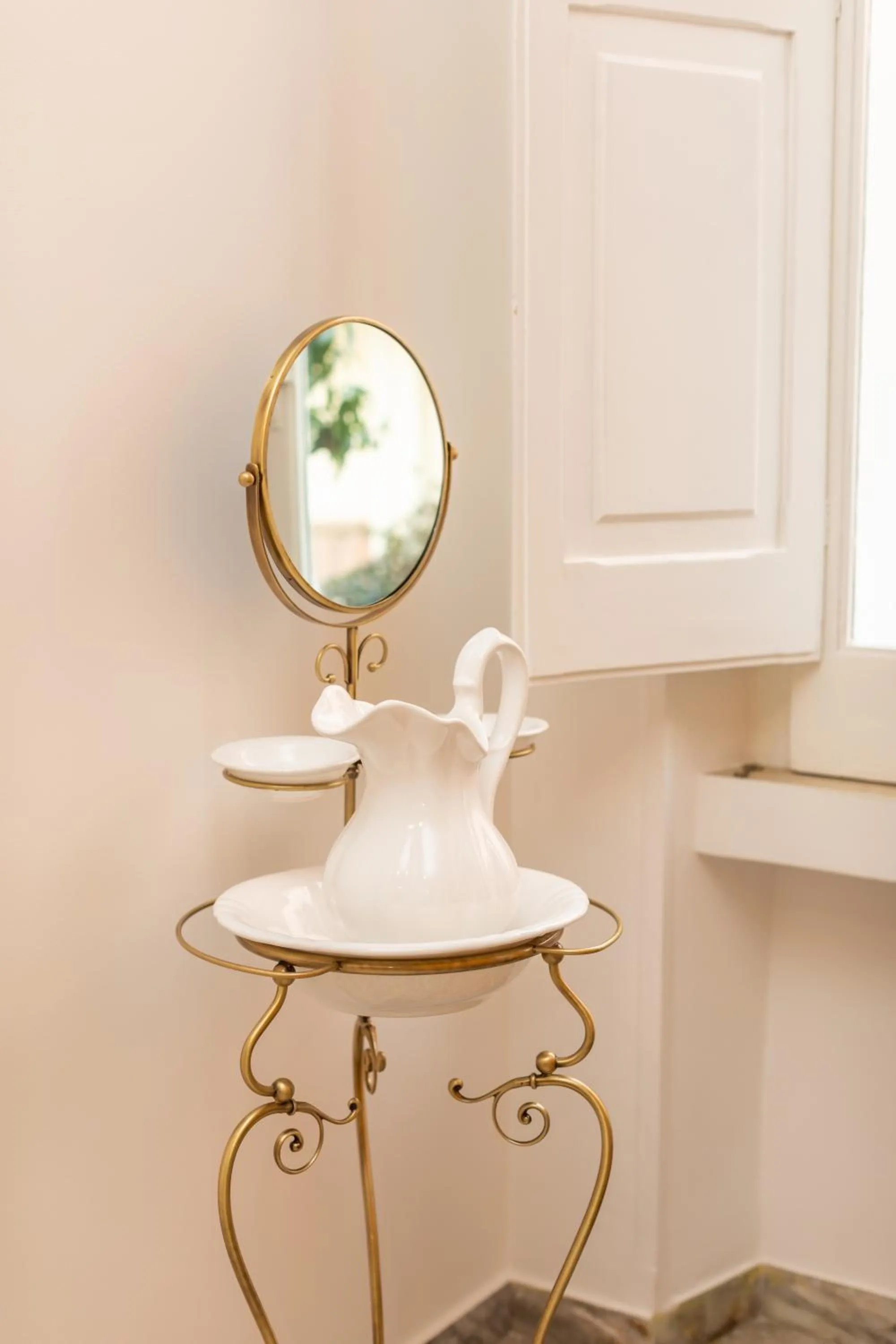 Decorative detail in Casa Duconte