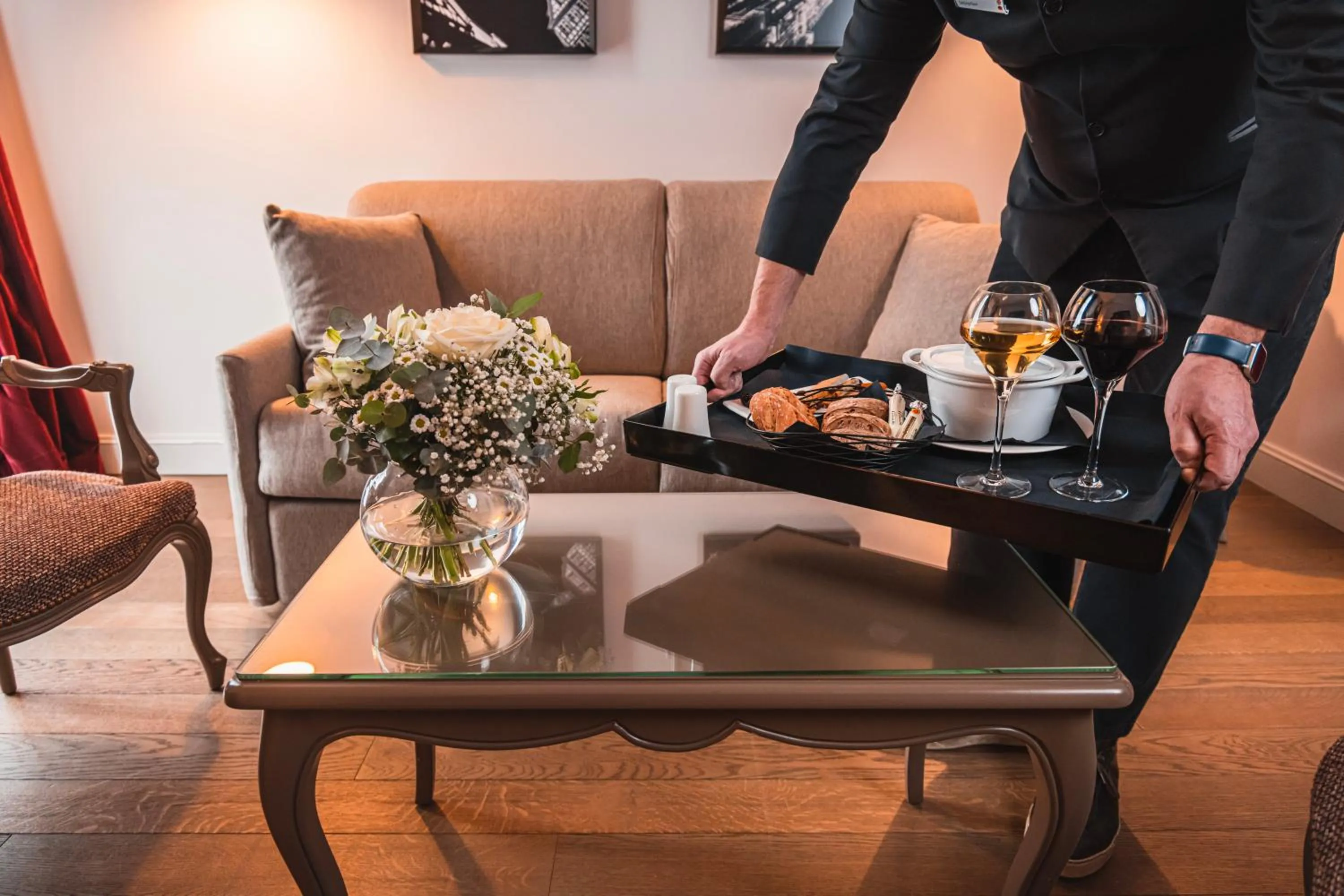 Photo of the whole room in Cour du Corbeau Hotel Strasbourg - MGallery Collection