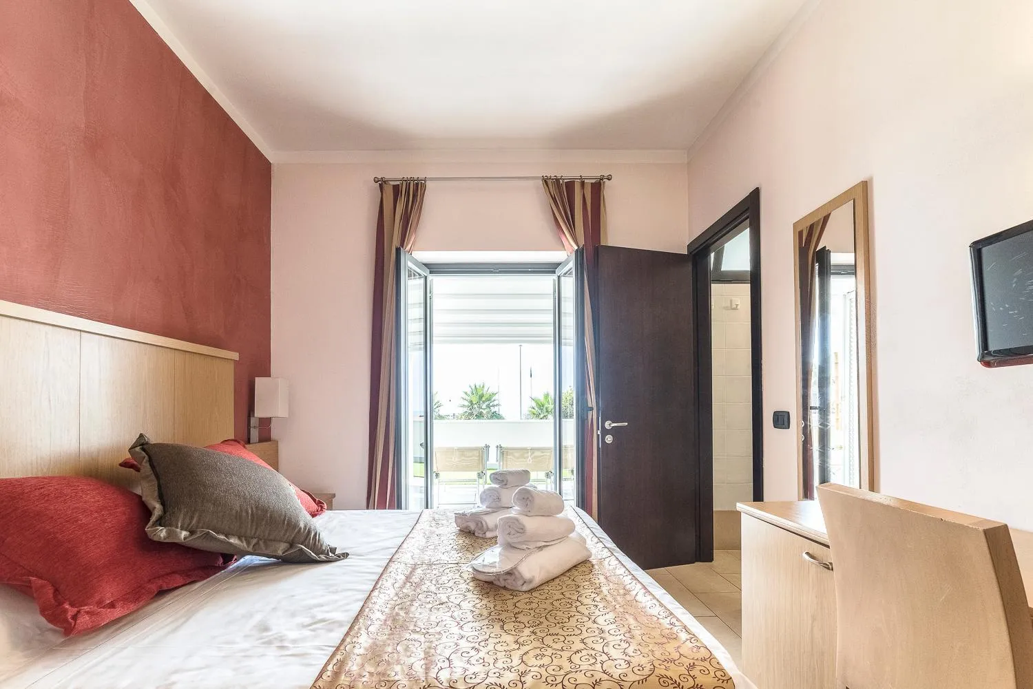 Bedroom, Bed in Hotel Tenda Rossa