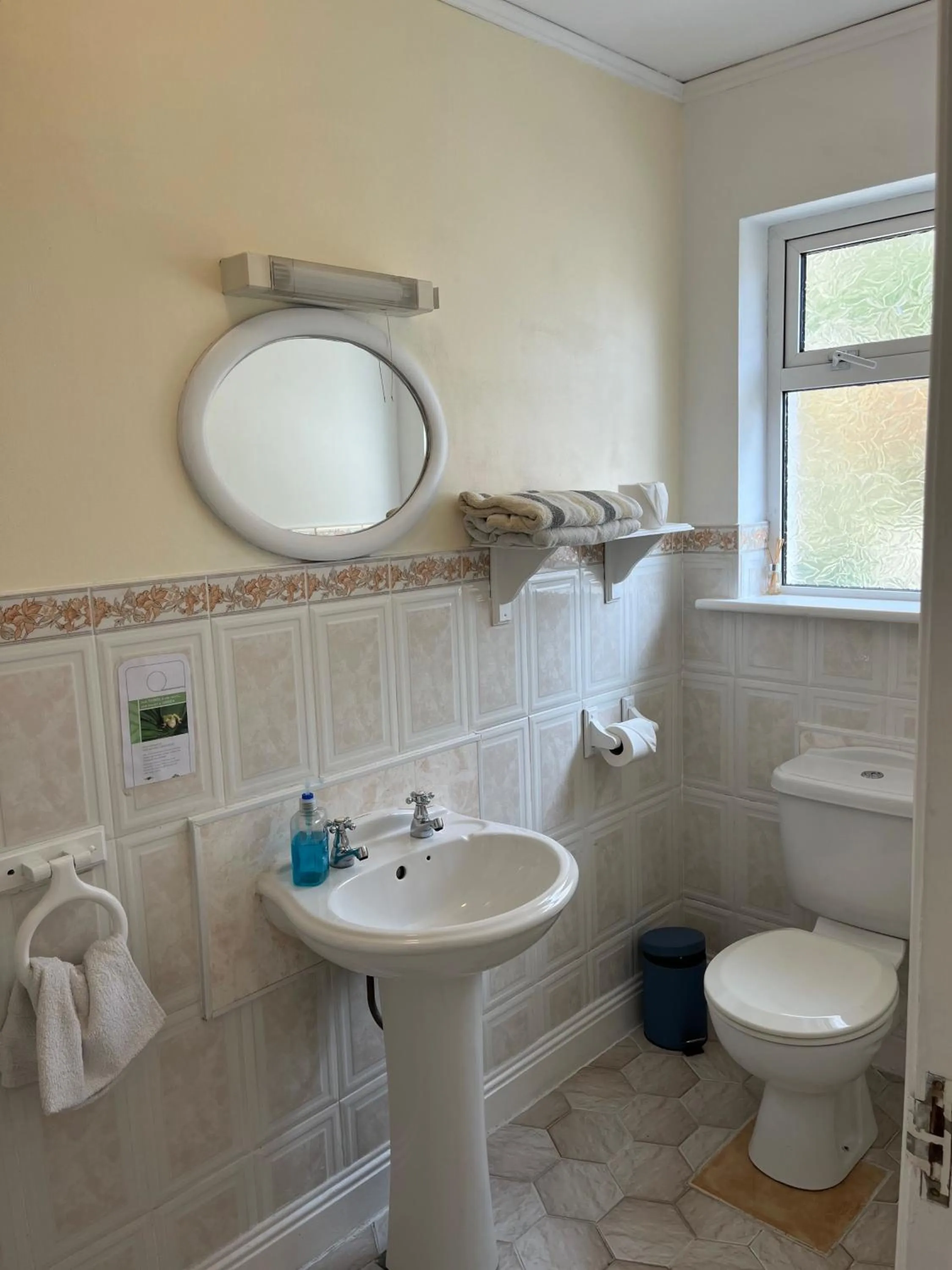 Bathroom in Breagagh View B&B