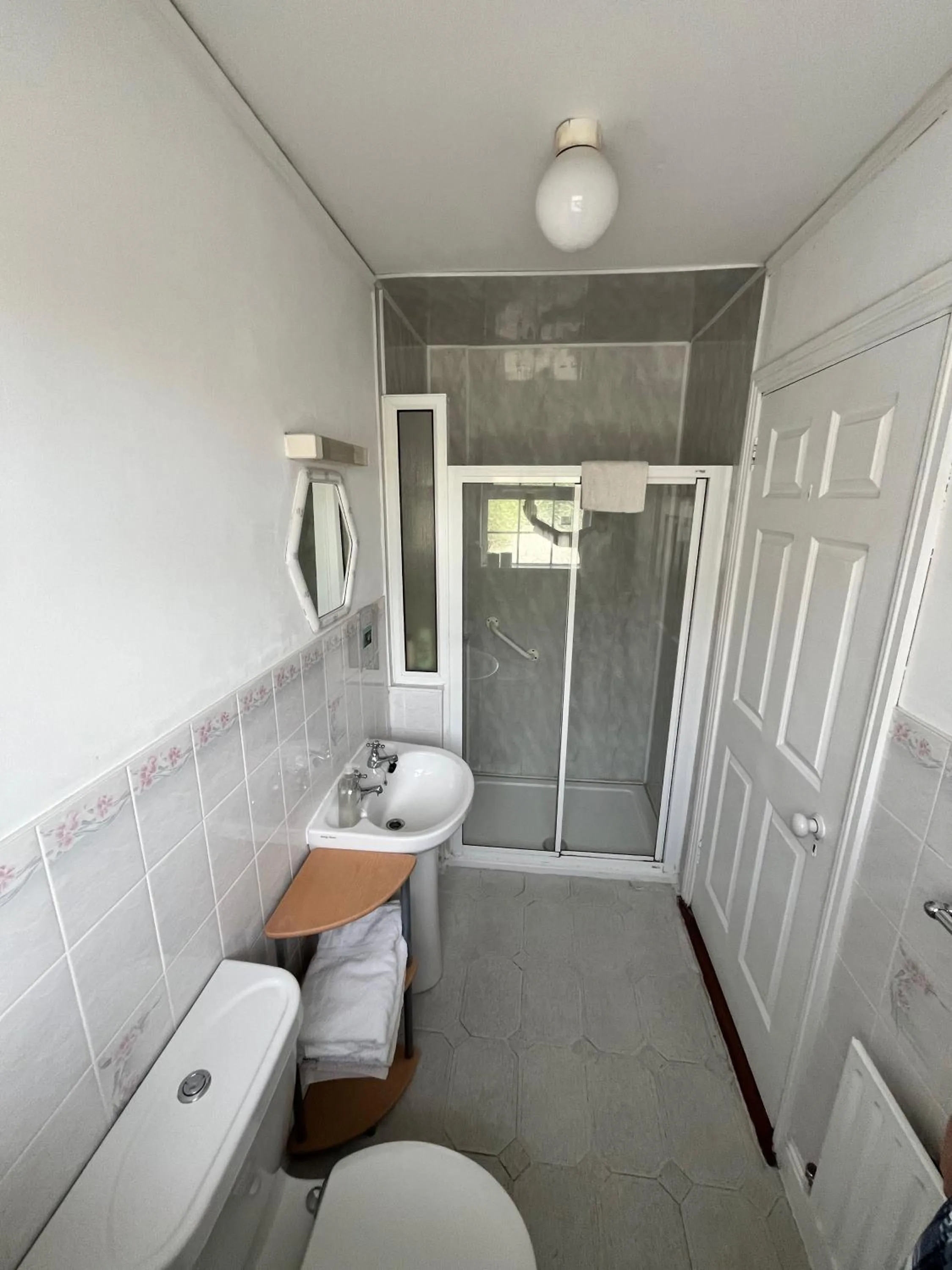 Bathroom in Breagagh View B&B