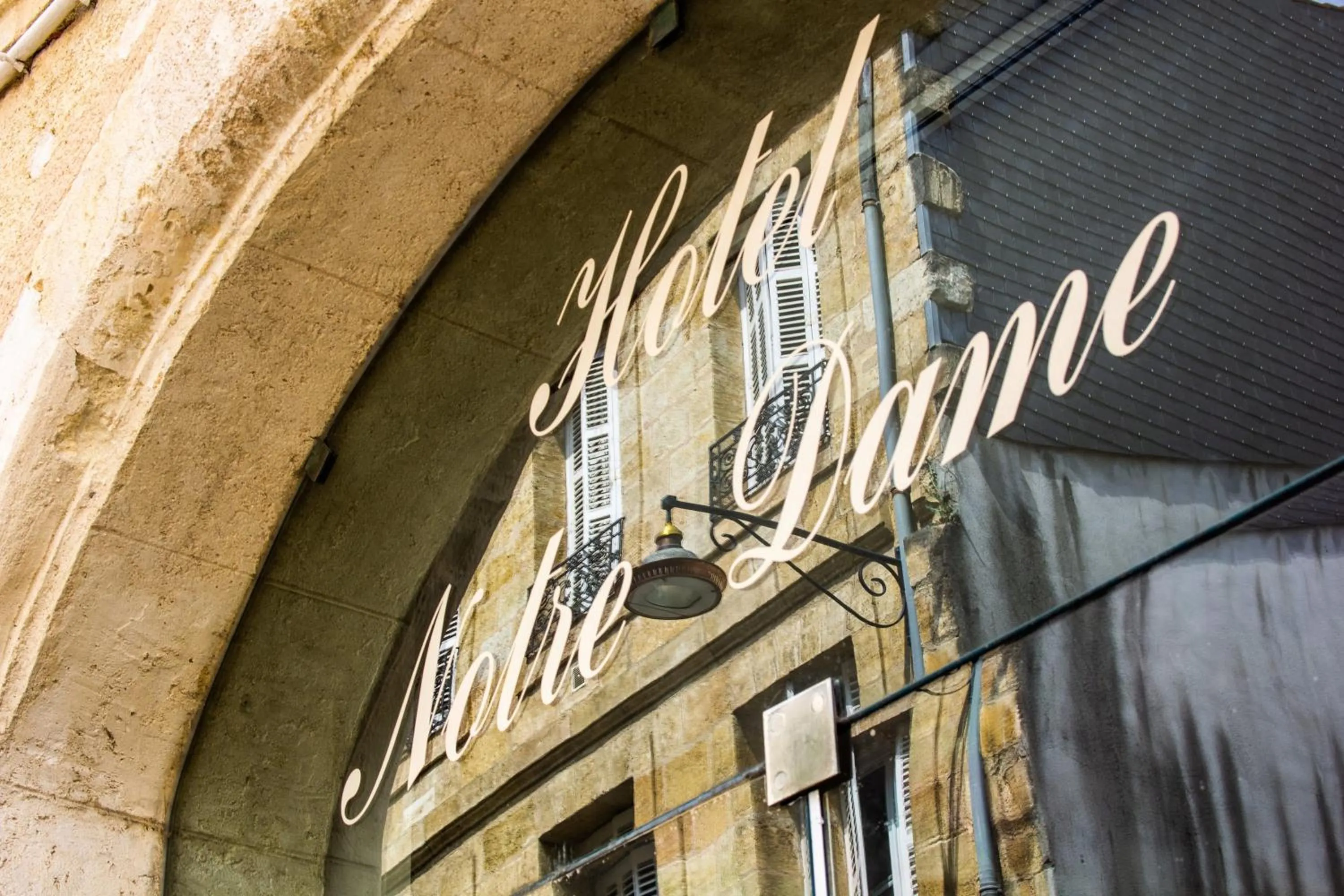 Property building in Hôtel Notre Dame